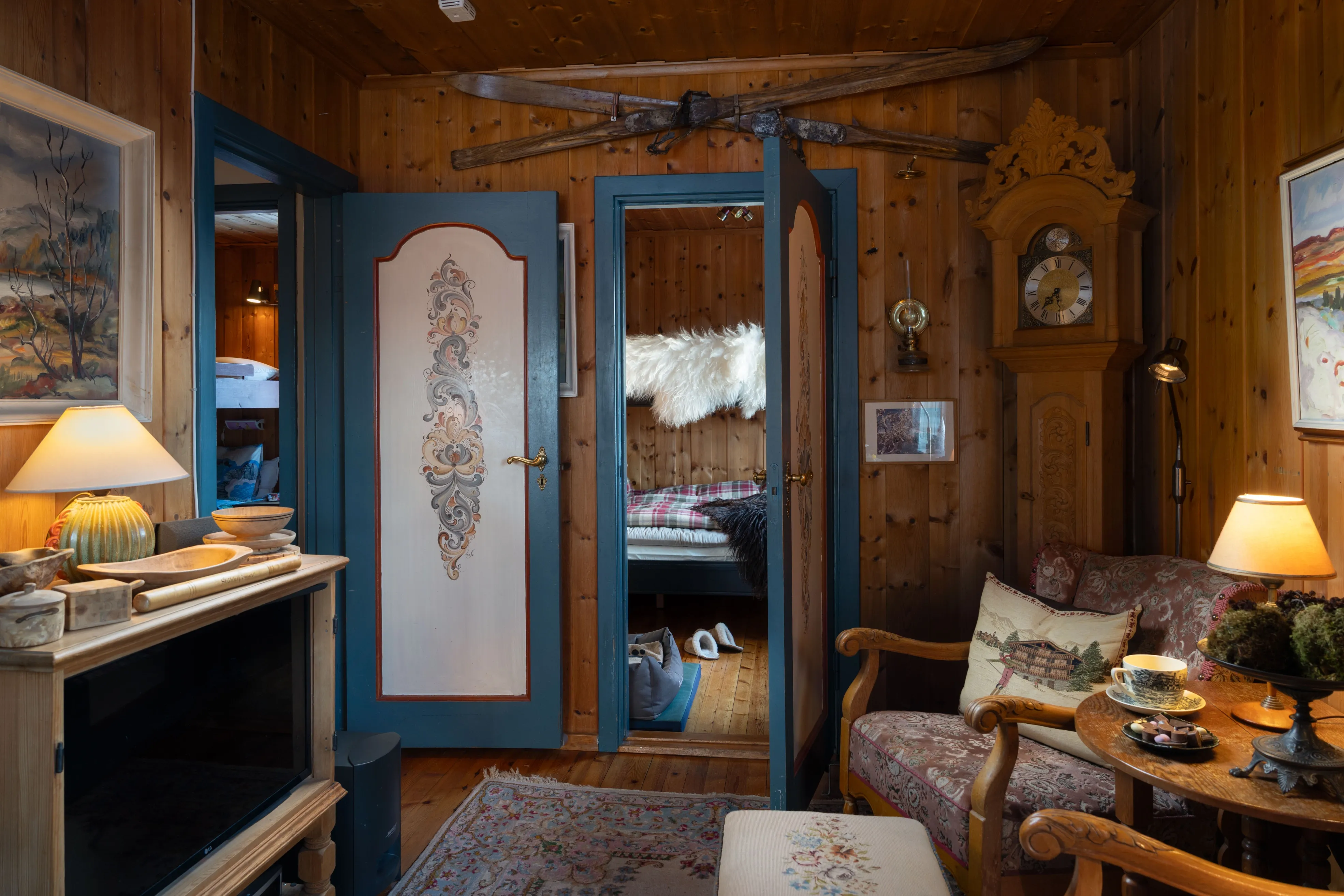 1960s Geilo Cabin with Expansive Terrace and Mountain Vistas - View image 12 of 28