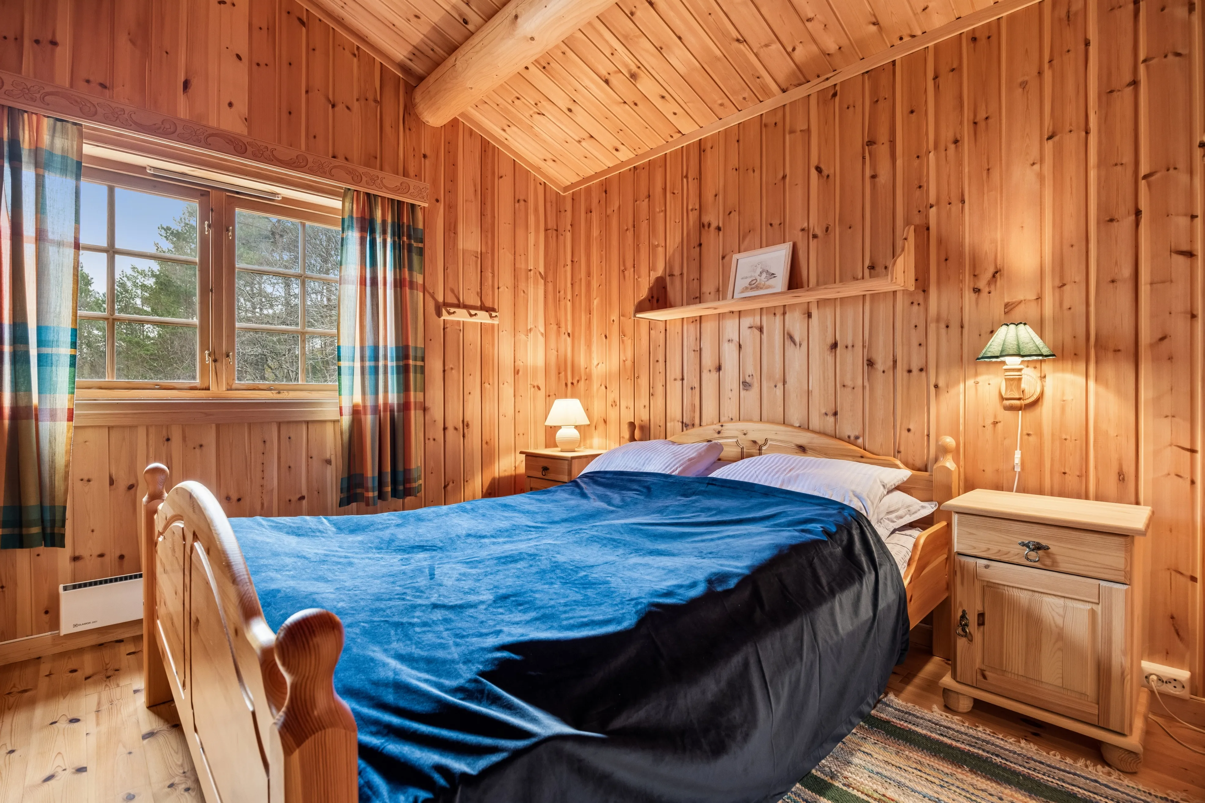 2001 Trøndelag Cabin with Expansive Terrace and Sea Proximity - View image 9 of 38