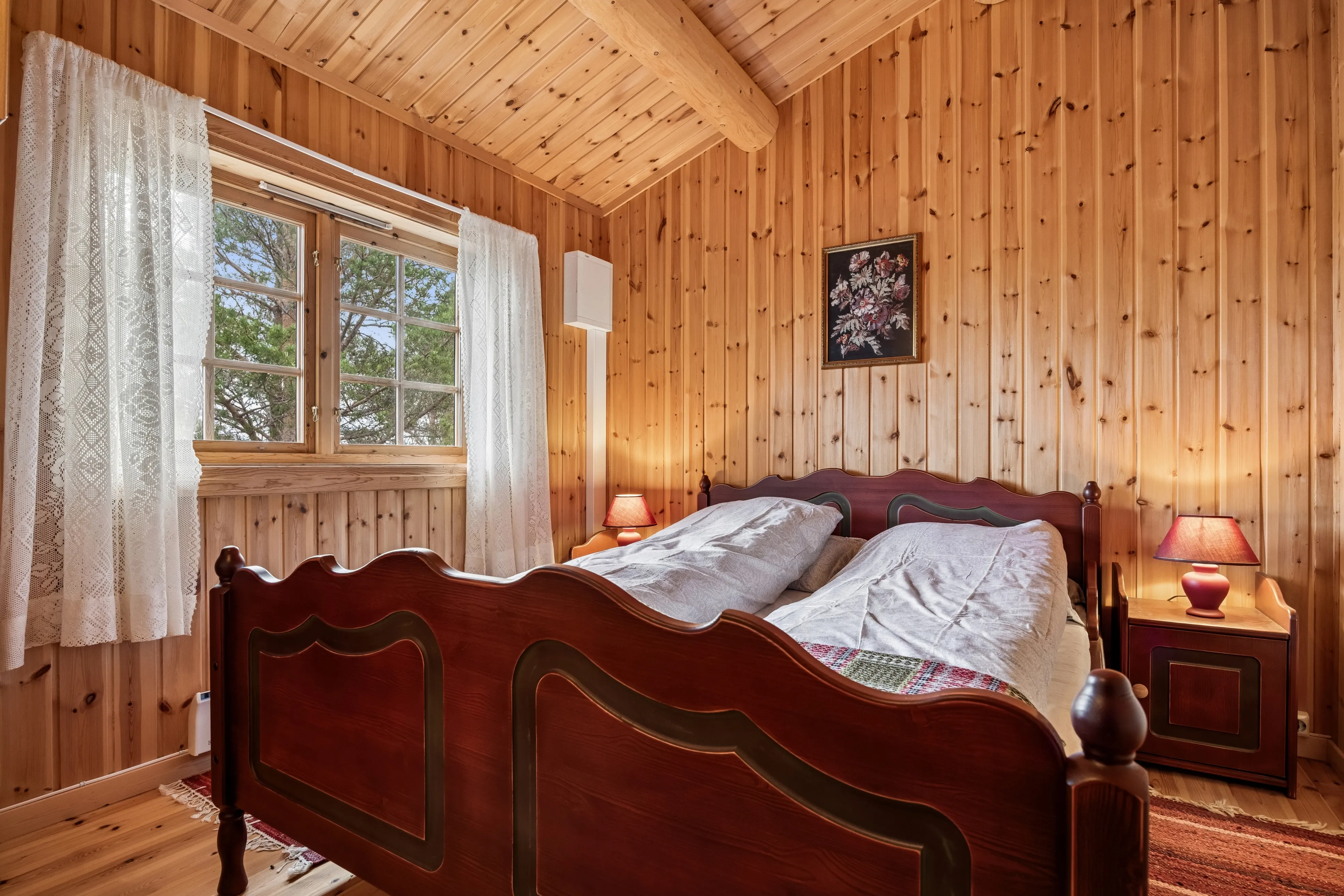 2001 Trøndelag Cabin with Expansive Terrace and Sea Proximity - View image 10 of 38