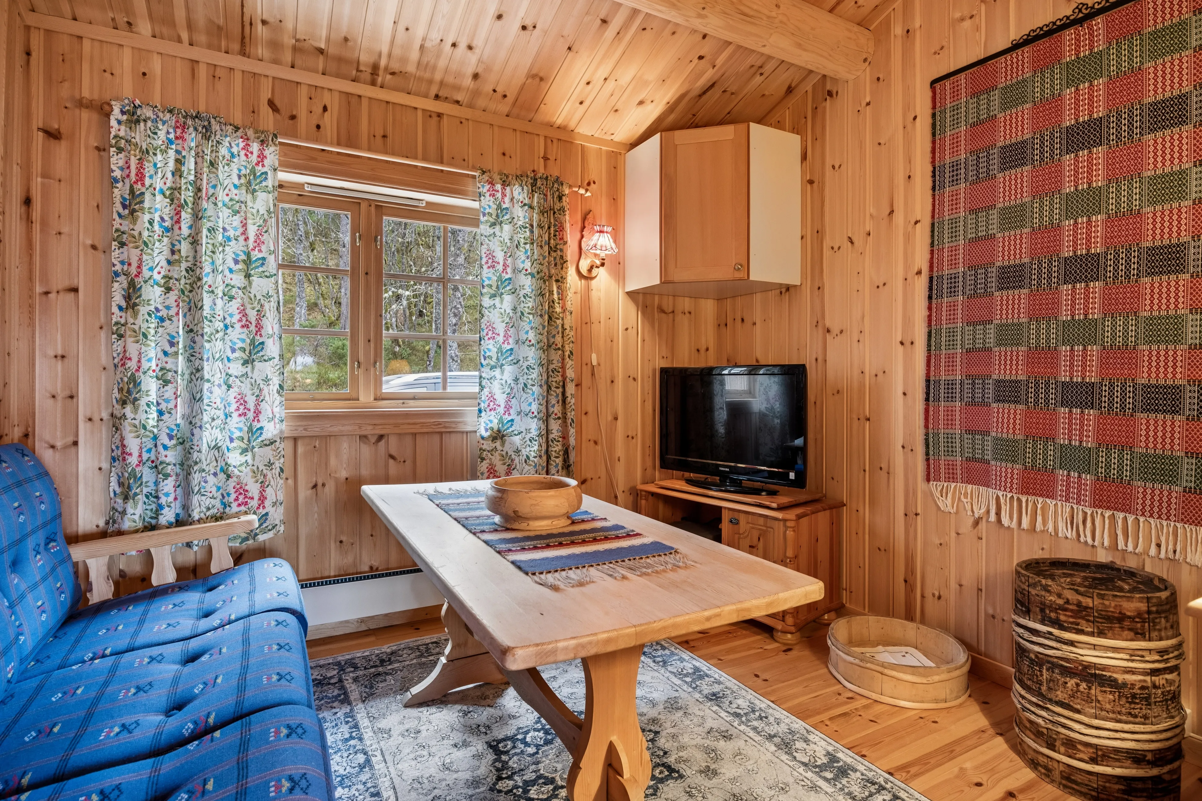 2001 Trøndelag Cabin with Expansive Terrace and Sea Proximity - View image 17 of 38