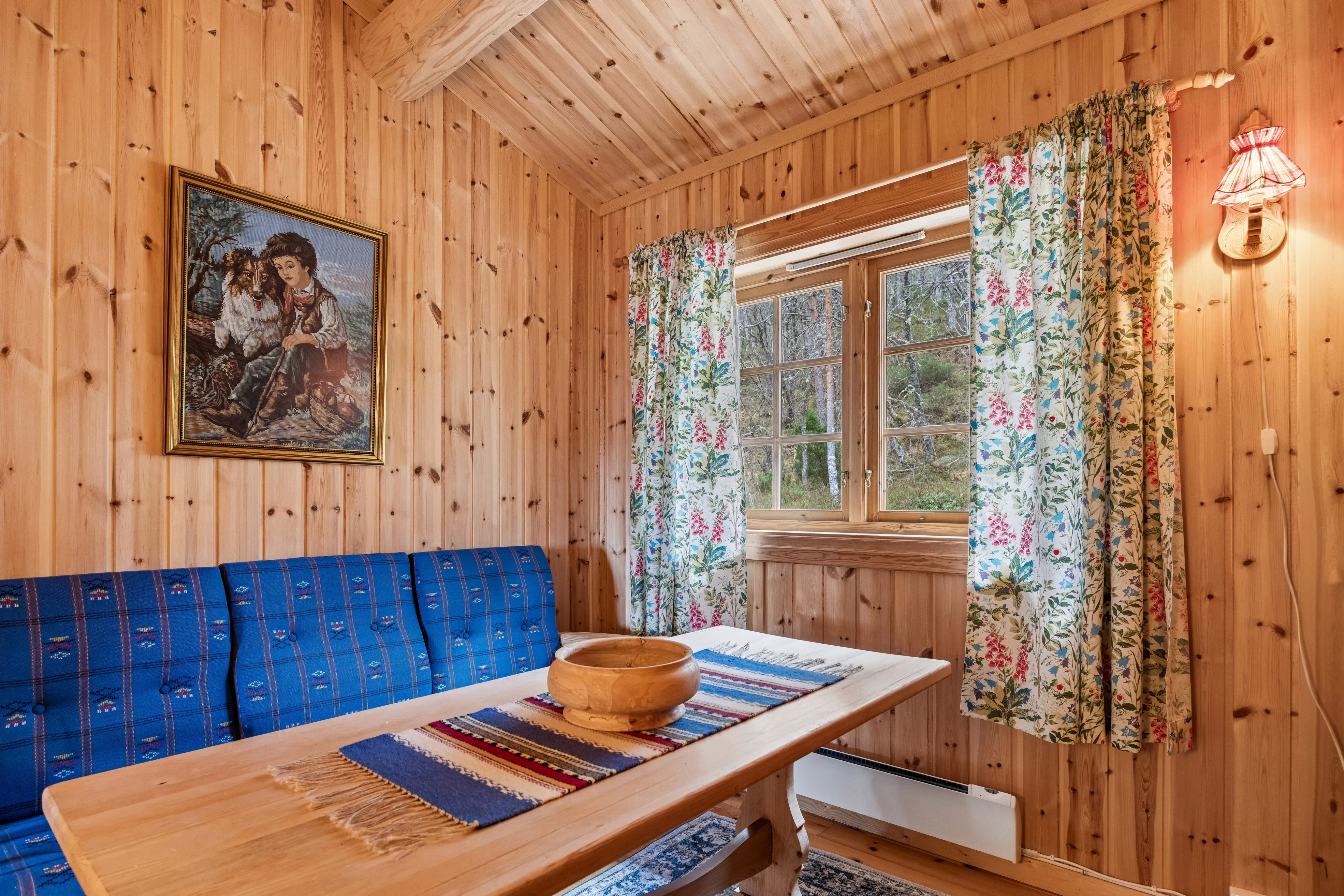 2001 Trøndelag Cabin with Expansive Terrace and Sea Proximity - View image 18 of 38