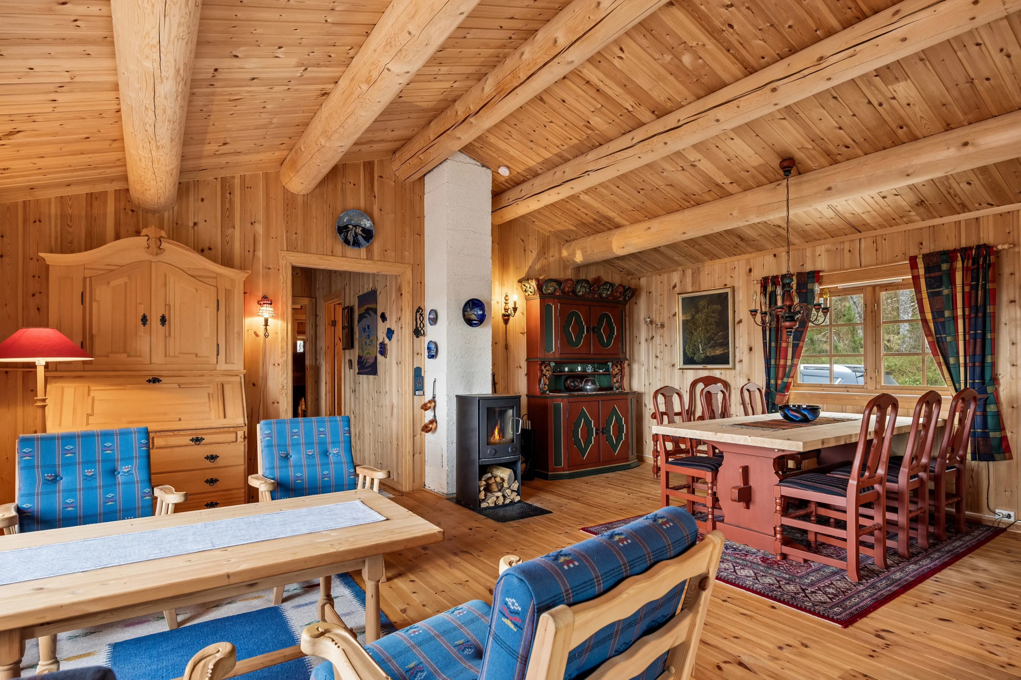 2001 Trøndelag Cabin with Expansive Terrace and Sea Proximity - View image 24 of 38