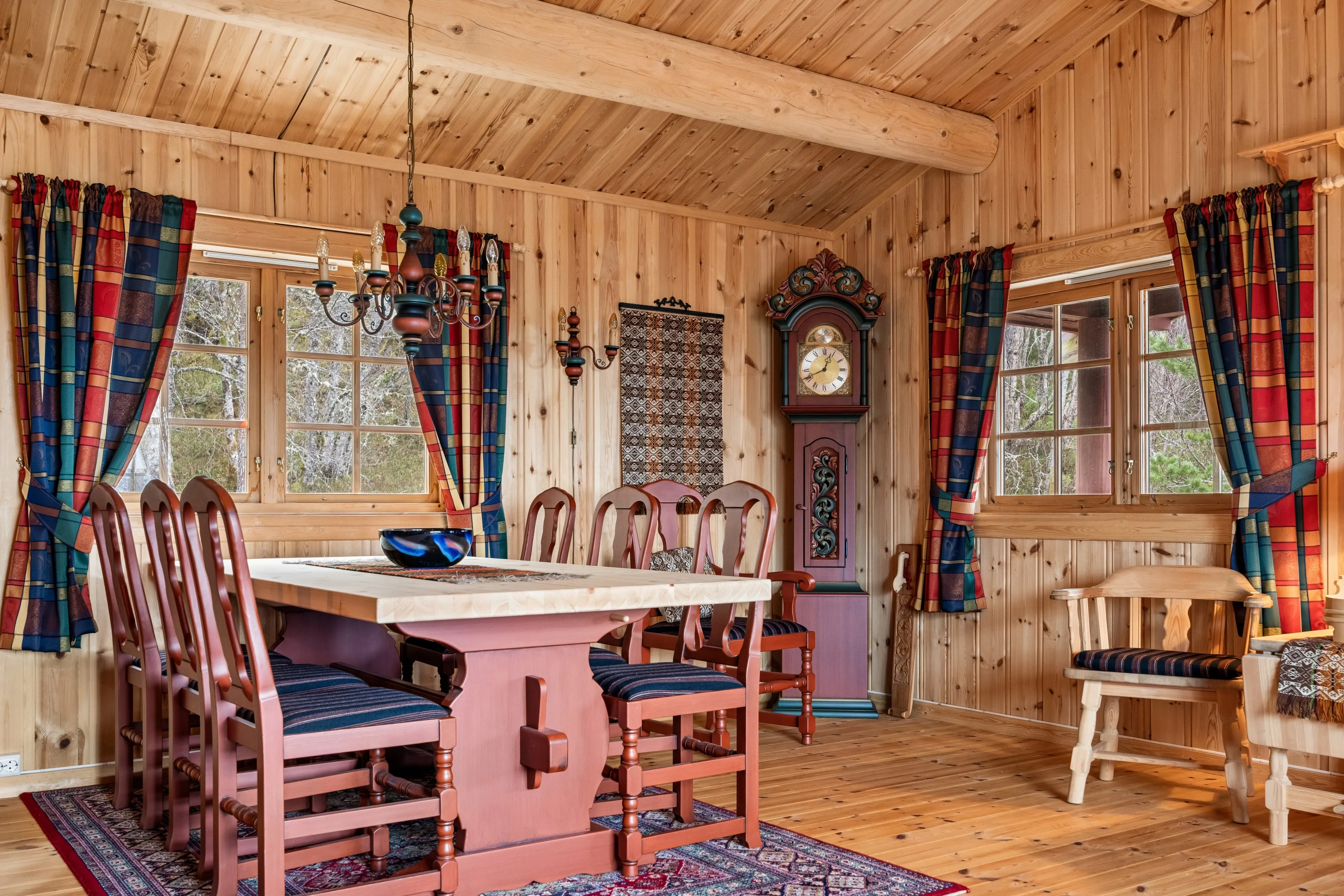 2001 Trøndelag Cabin with Expansive Terrace and Sea Proximity - View image 27 of 38