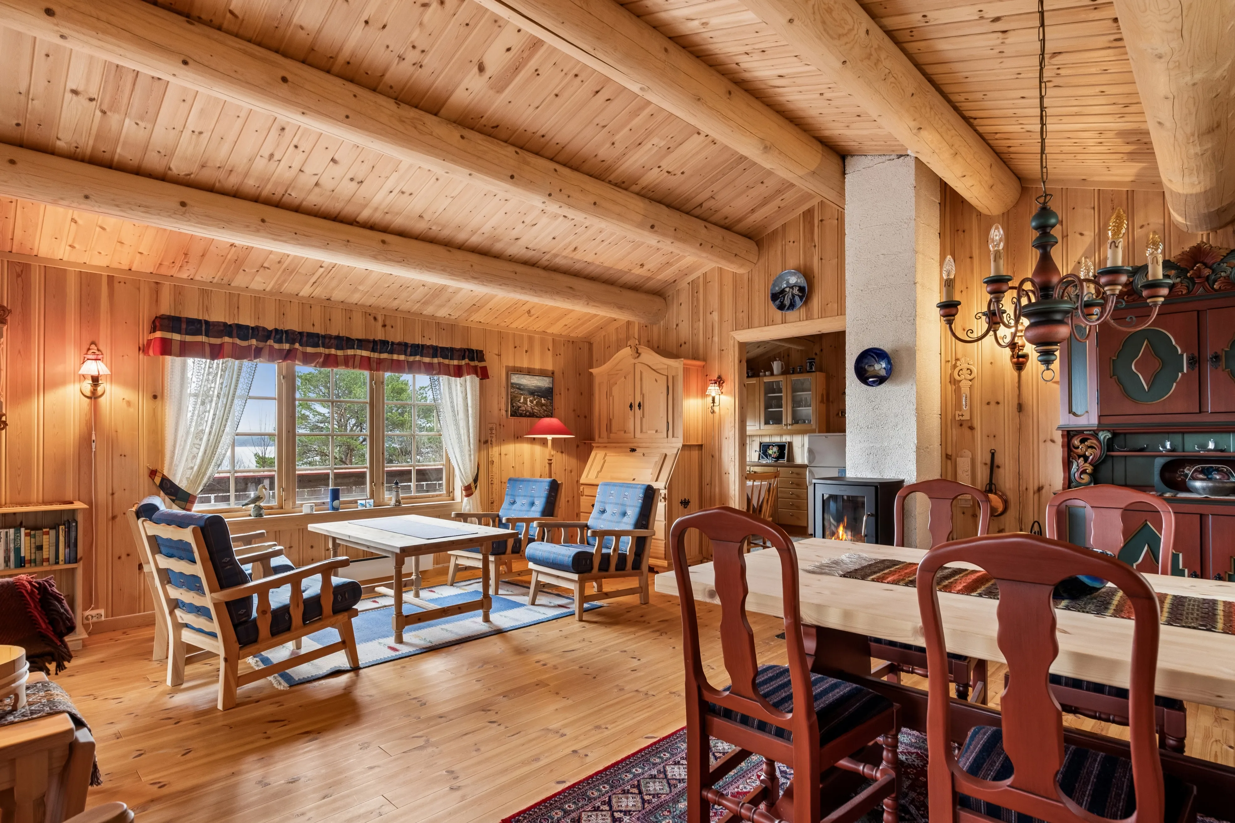 2001 Trøndelag Cabin with Expansive Terrace and Sea Proximity - View image 29 of 38