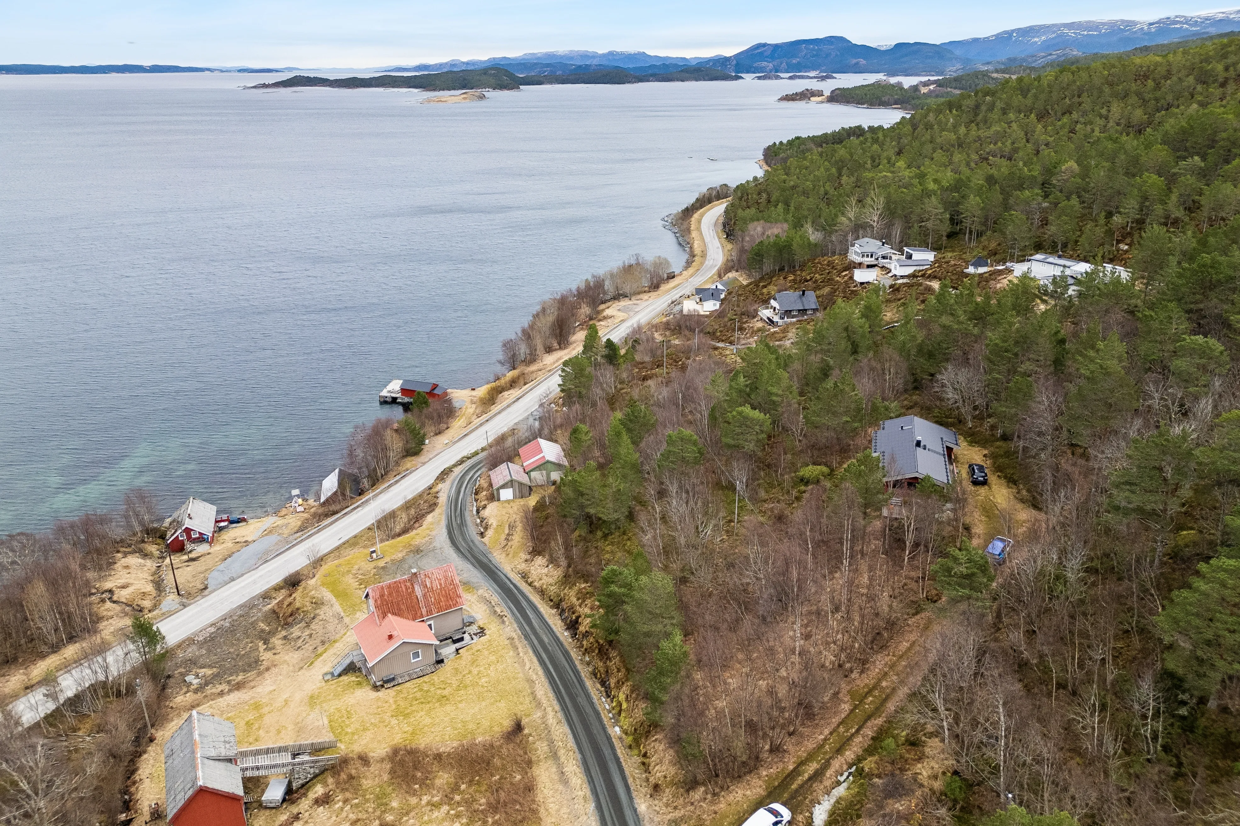 2001 Trøndelag Cabin with Expansive Terrace and Sea Proximity - View image 35 of 38