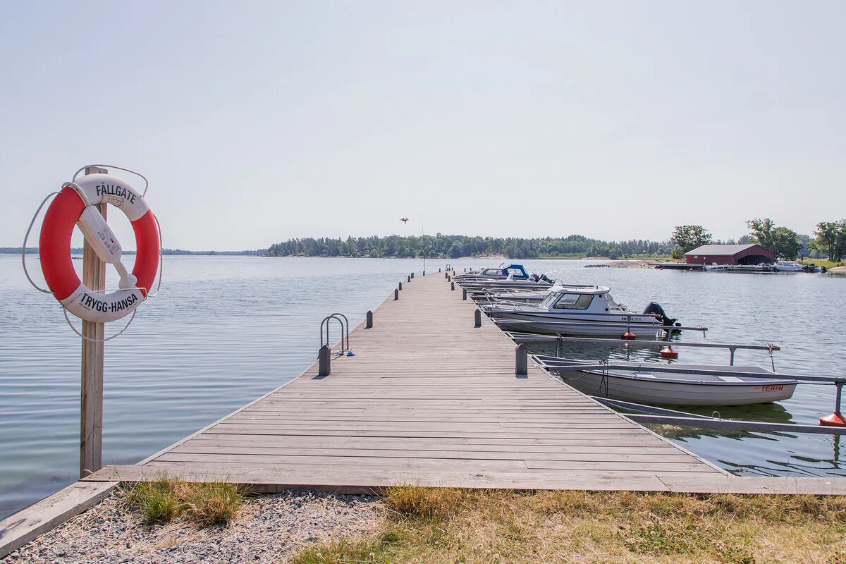 1970s Swedish Island Home with Expansive Garden and Terrace - Image 4