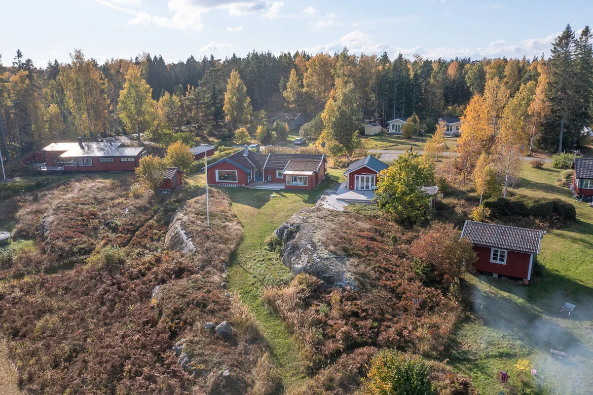1970s Swedish Island Home with Expansive Garden and Terrace - View image 7 of 51