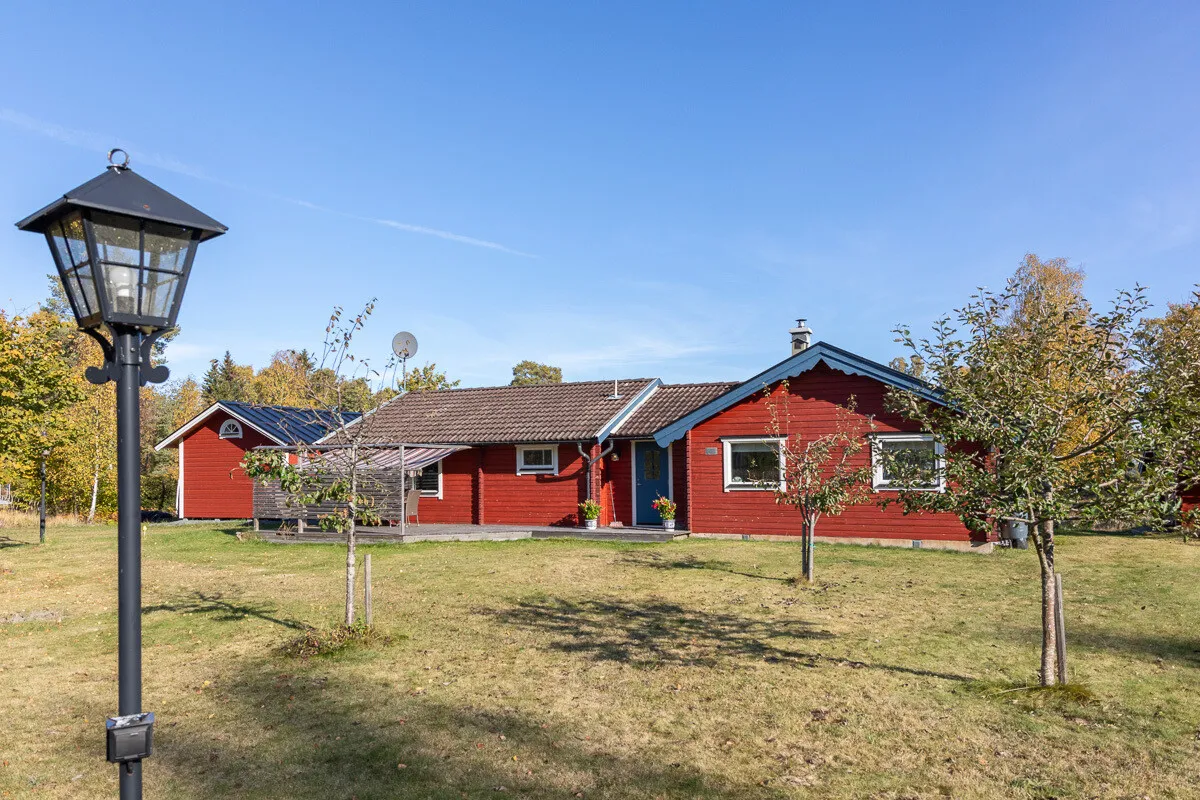 1970s Swedish Island Home with Expansive Garden and Terrace - View image 14 of 51