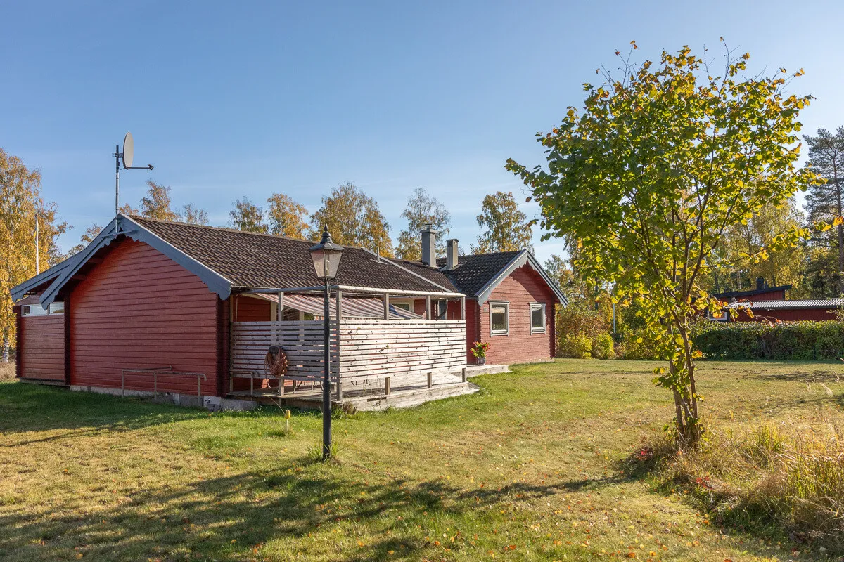 1970s Swedish Island Home with Expansive Garden and Terrace - View image 17 of 51