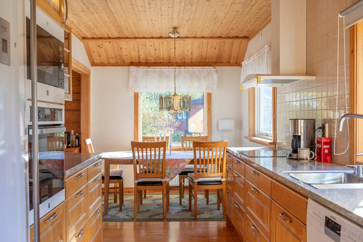 1970s Swedish Island Home with Expansive Garden and Terrace - View image 34 of 51