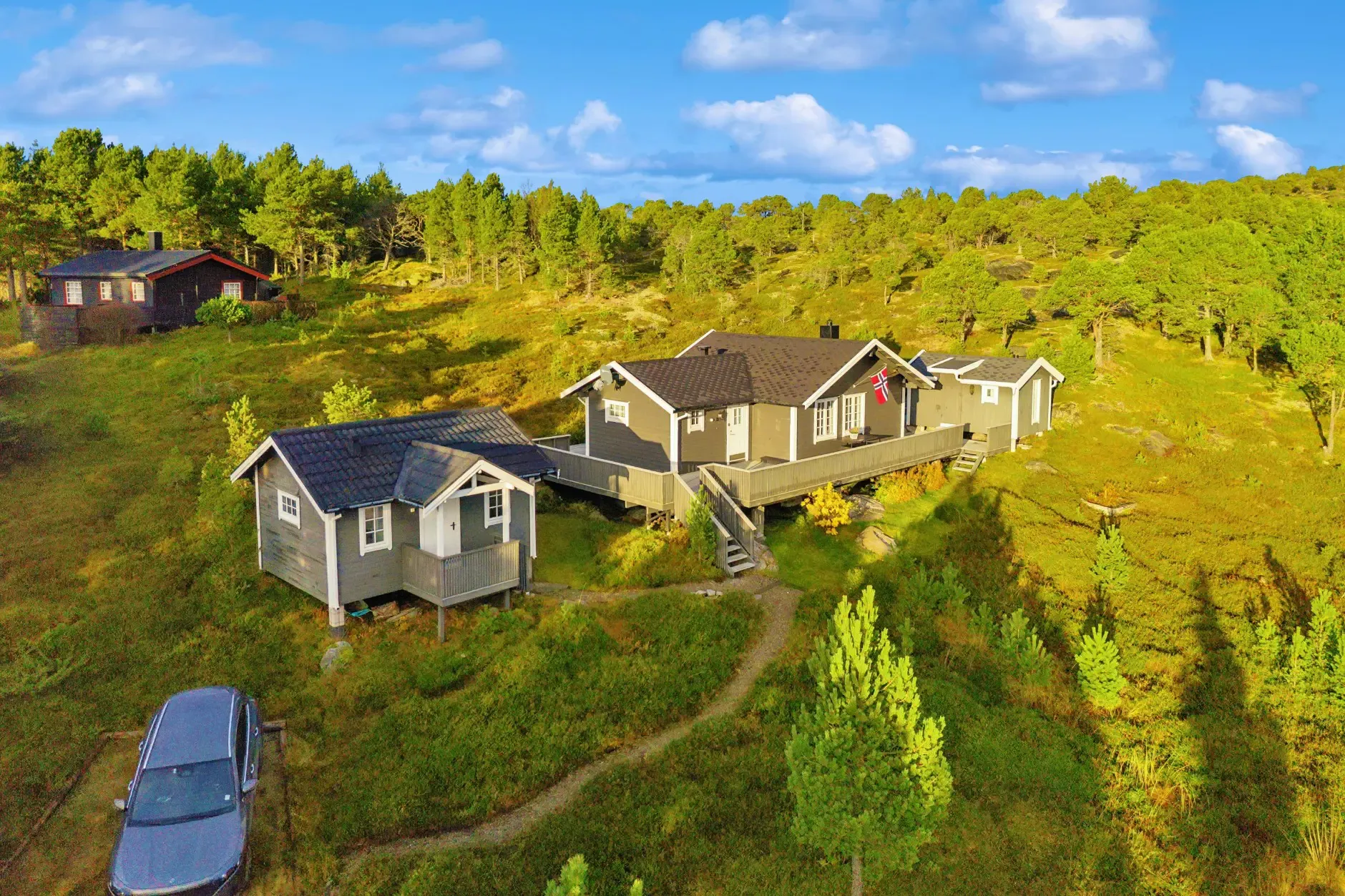 Scenic 2-Bedroom Cabin with Terrace and Parking in Tranøy, Norway - Image 2