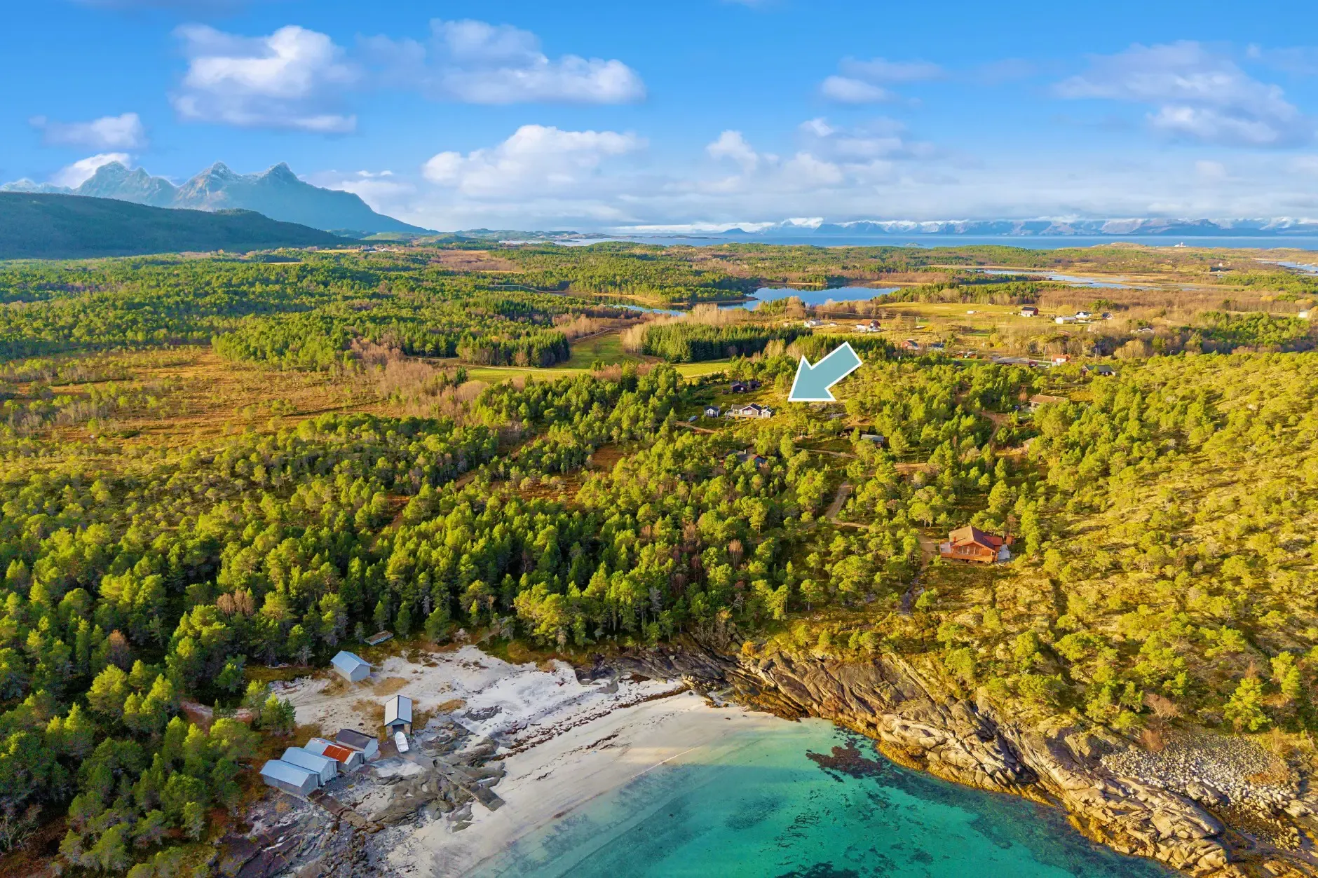 Scenic 2-Bedroom Cabin with Terrace and Parking in Tranøy, Norway - Image 4