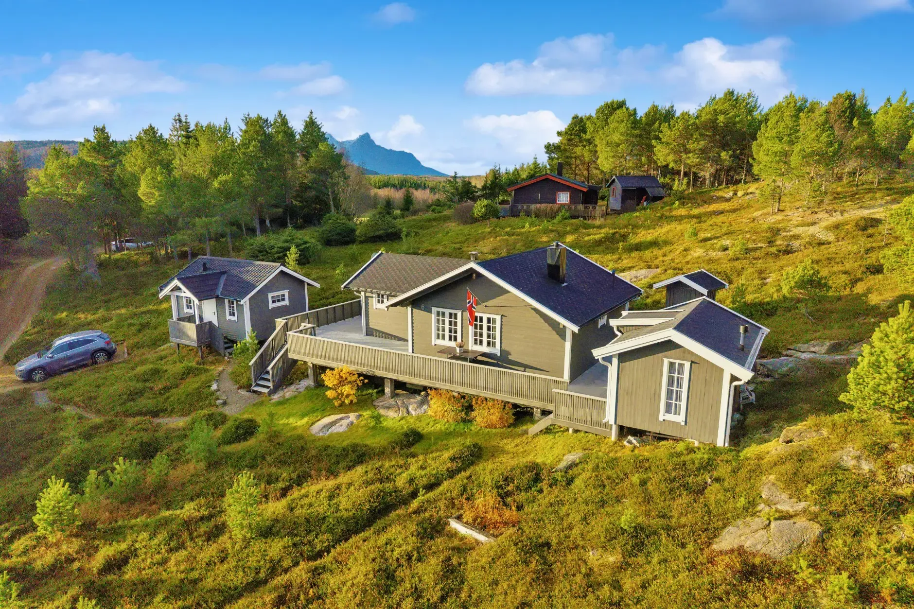 Scenic 2-Bedroom Cabin with Terrace and Parking in Tranøy, Norway - View image 6 of 35