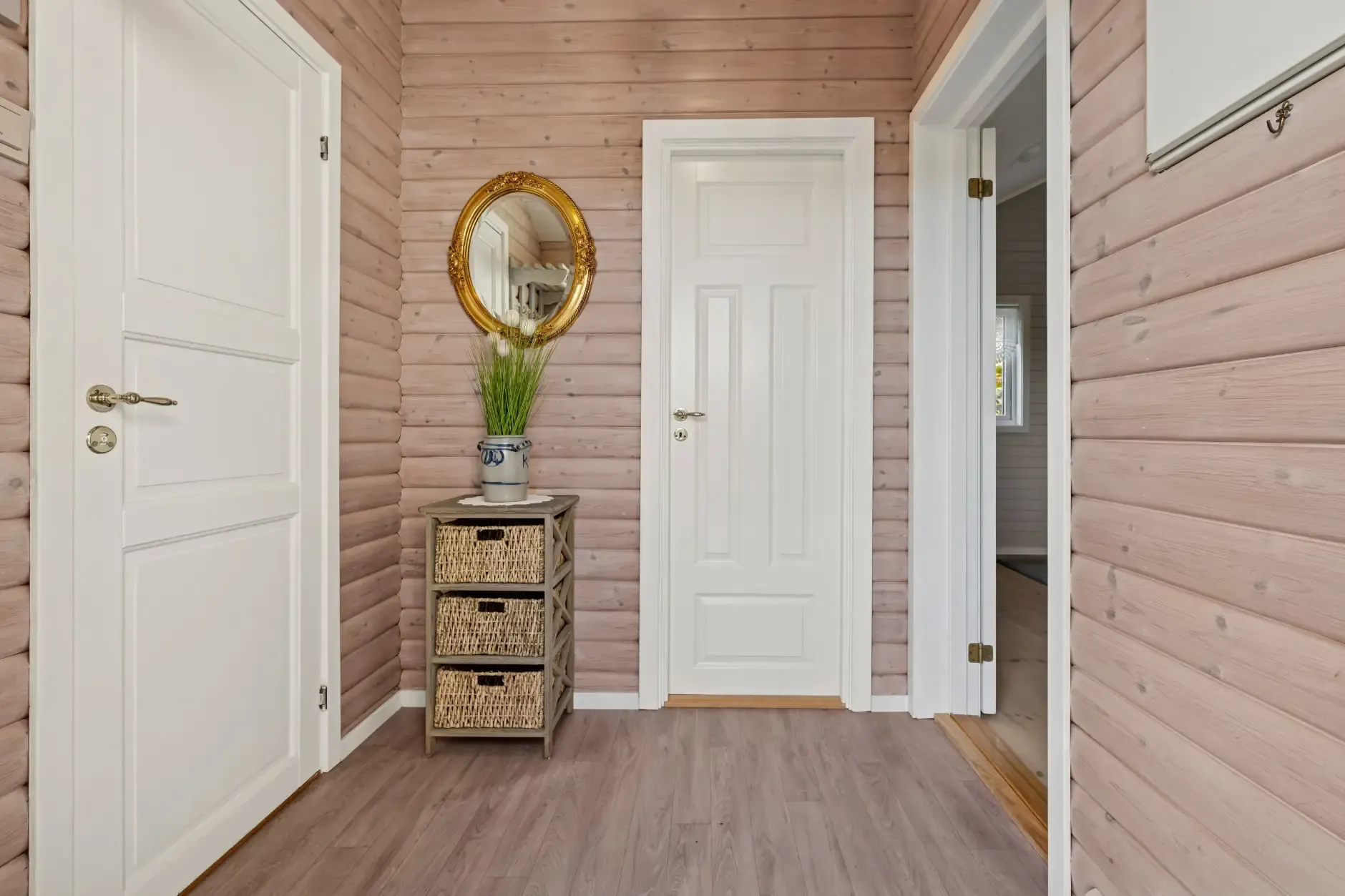 Scenic 2-Bedroom Cabin with Terrace and Parking in Tranøy, Norway - View image 9 of 35