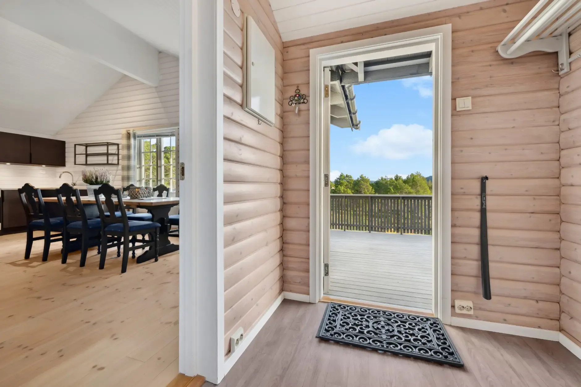 Scenic 2-Bedroom Cabin with Terrace and Parking in Tranøy, Norway - View image 10 of 35