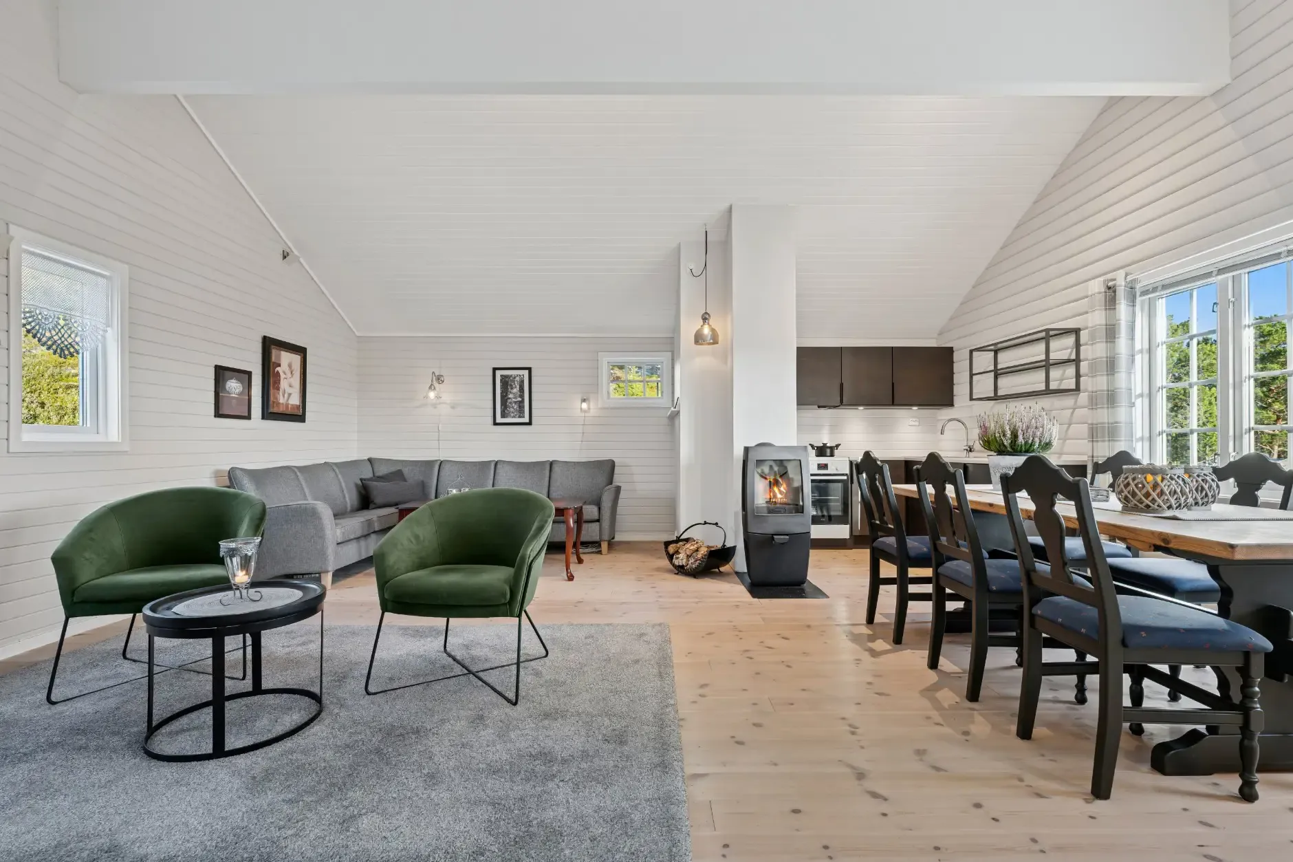 Scenic 2-Bedroom Cabin with Terrace and Parking in Tranøy, Norway - View image 11 of 35