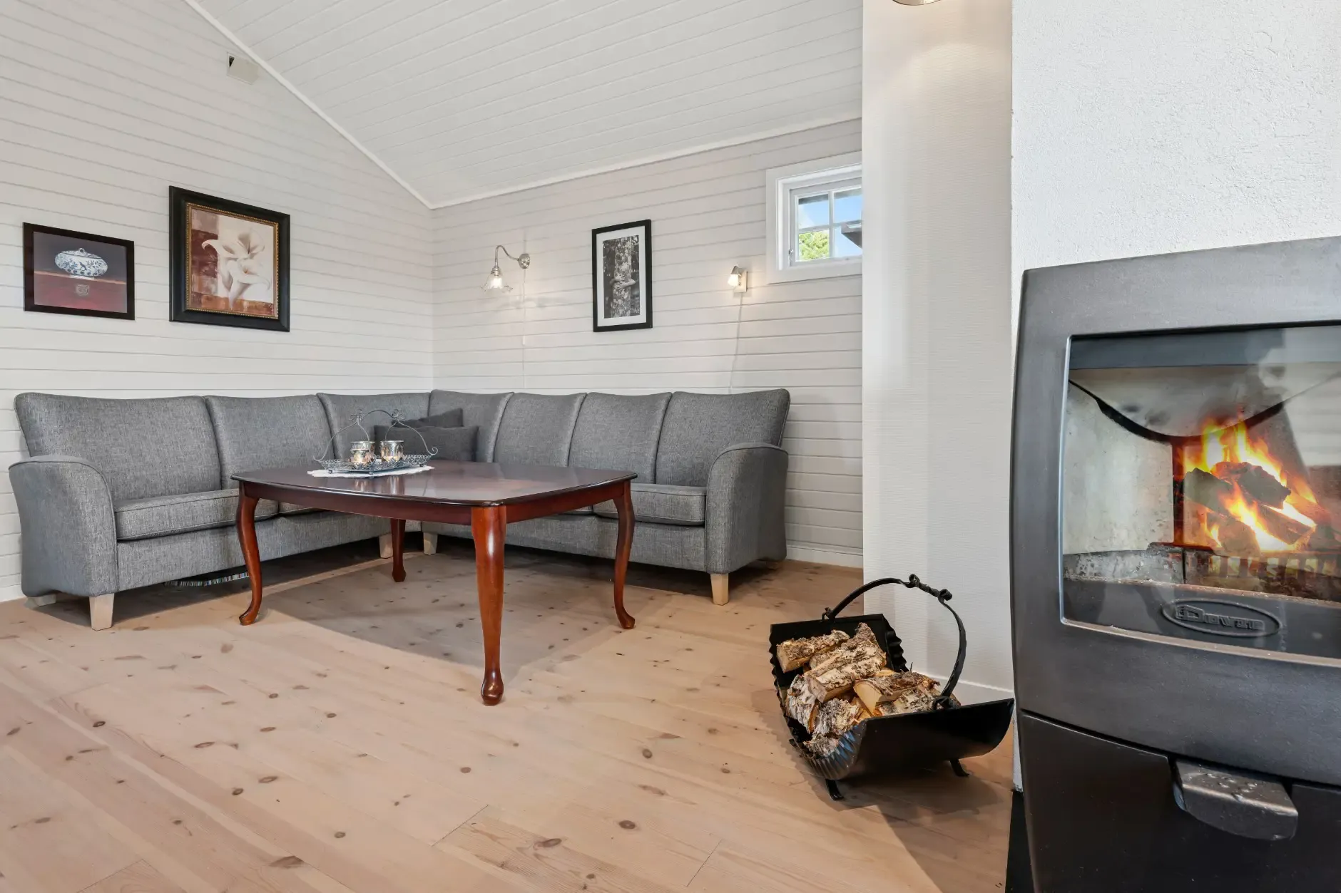 Scenic 2-Bedroom Cabin with Terrace and Parking in Tranøy, Norway - View image 13 of 35