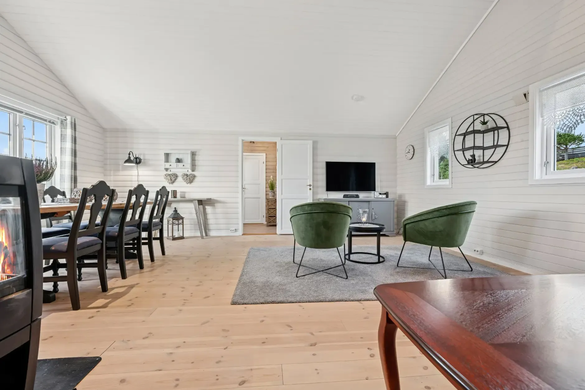 Scenic 2-Bedroom Cabin with Terrace and Parking in Tranøy, Norway - View image 15 of 35