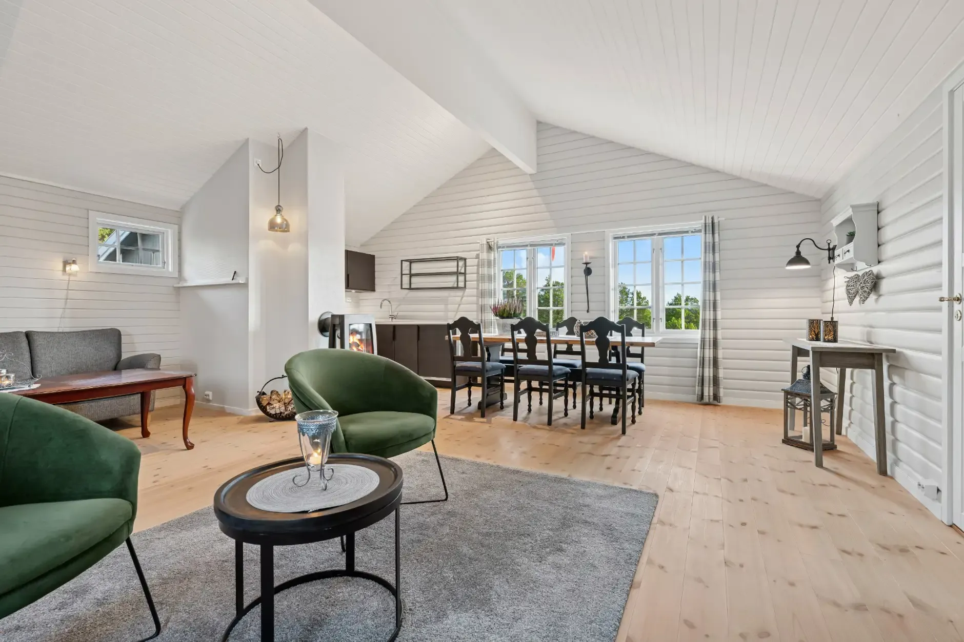 Scenic 2-Bedroom Cabin with Terrace and Parking in Tranøy, Norway - View image 16 of 35