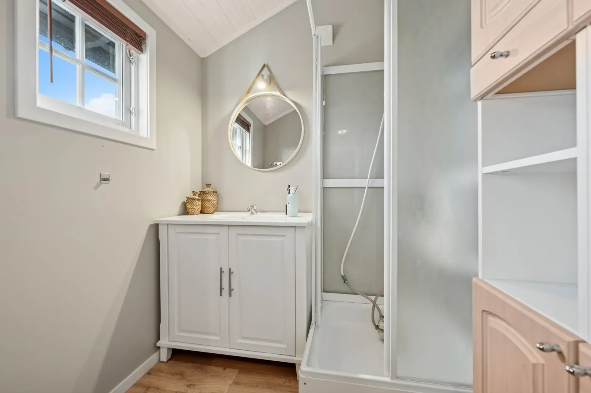 Scenic 2-Bedroom Cabin with Terrace and Parking in Tranøy, Norway - View image 24 of 35