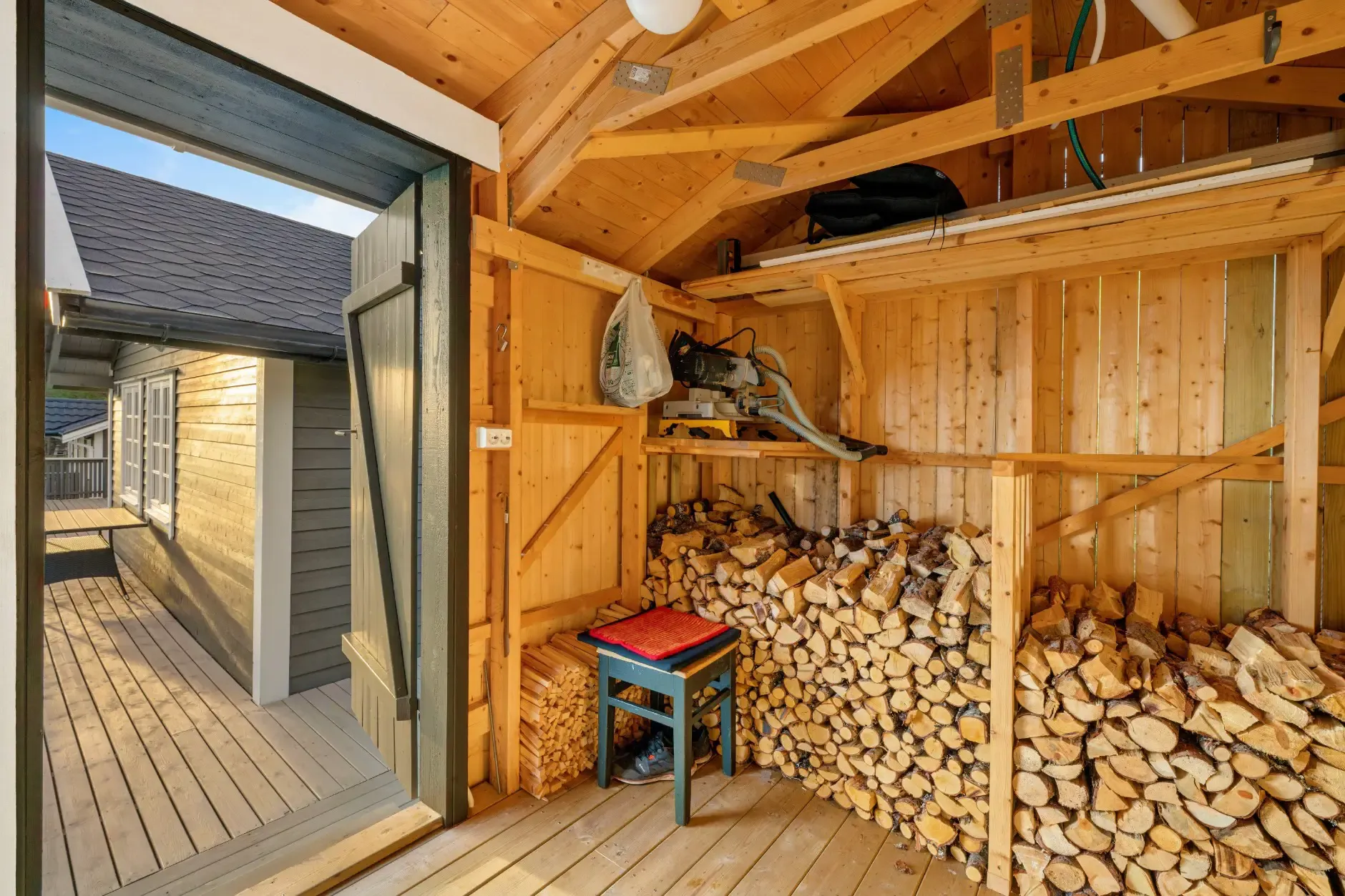 Scenic 2-Bedroom Cabin with Terrace and Parking in Tranøy, Norway - View image 32 of 35