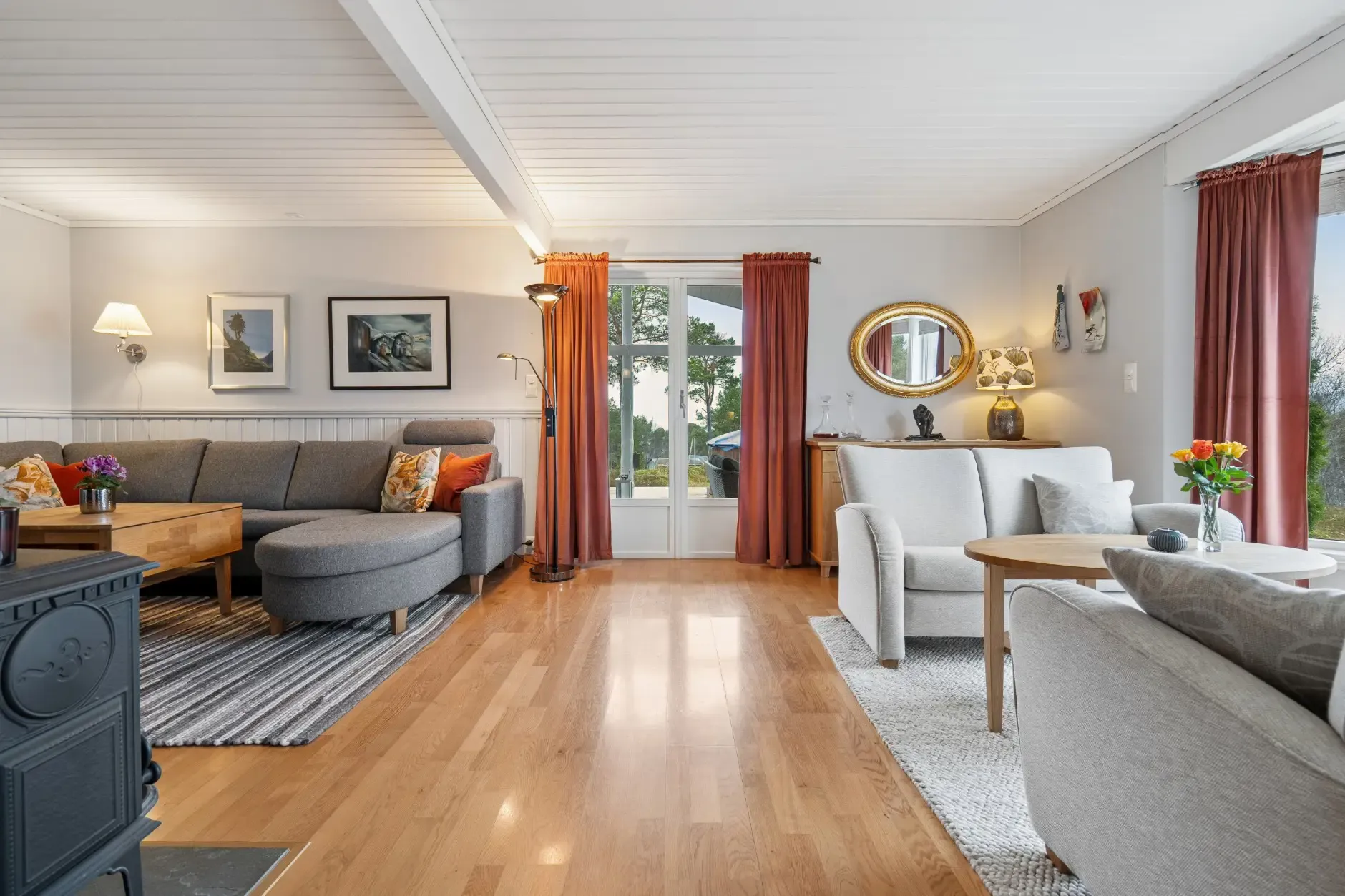 Spacious 5-Bedroom House with Expansive Garden in Scenic Ulvsvåg, Norway - View image 11 of 45