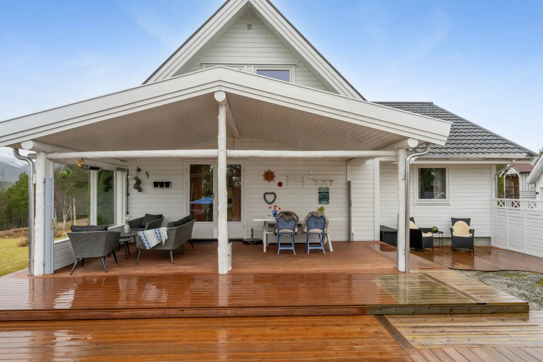 Spacious 5-Bedroom House with Expansive Garden in Scenic Ulvsvåg, Norway - View image 35 of 45