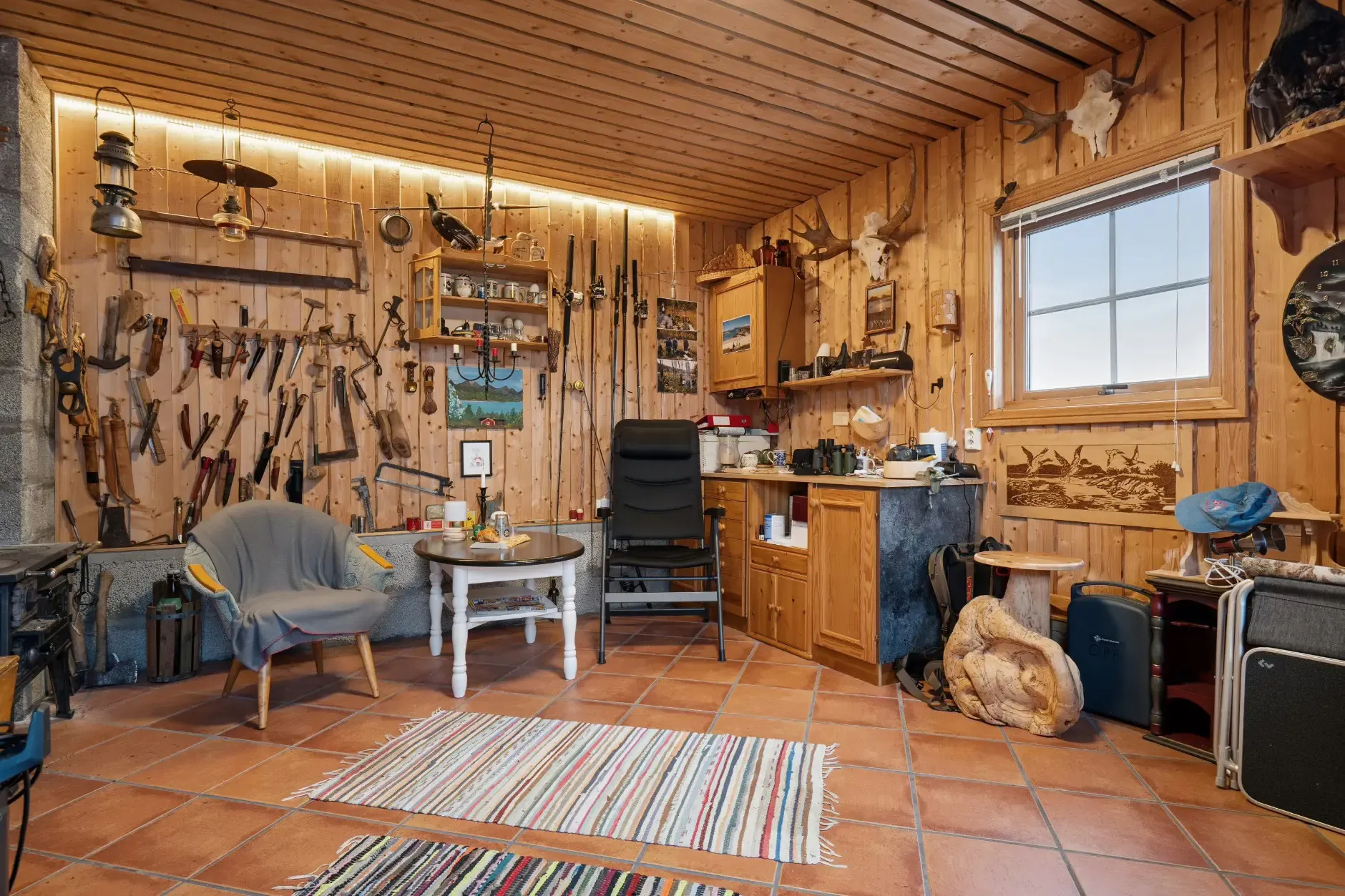 Spacious 5-Bedroom House with Expansive Garden in Scenic Ulvsvåg, Norway - View image 42 of 45