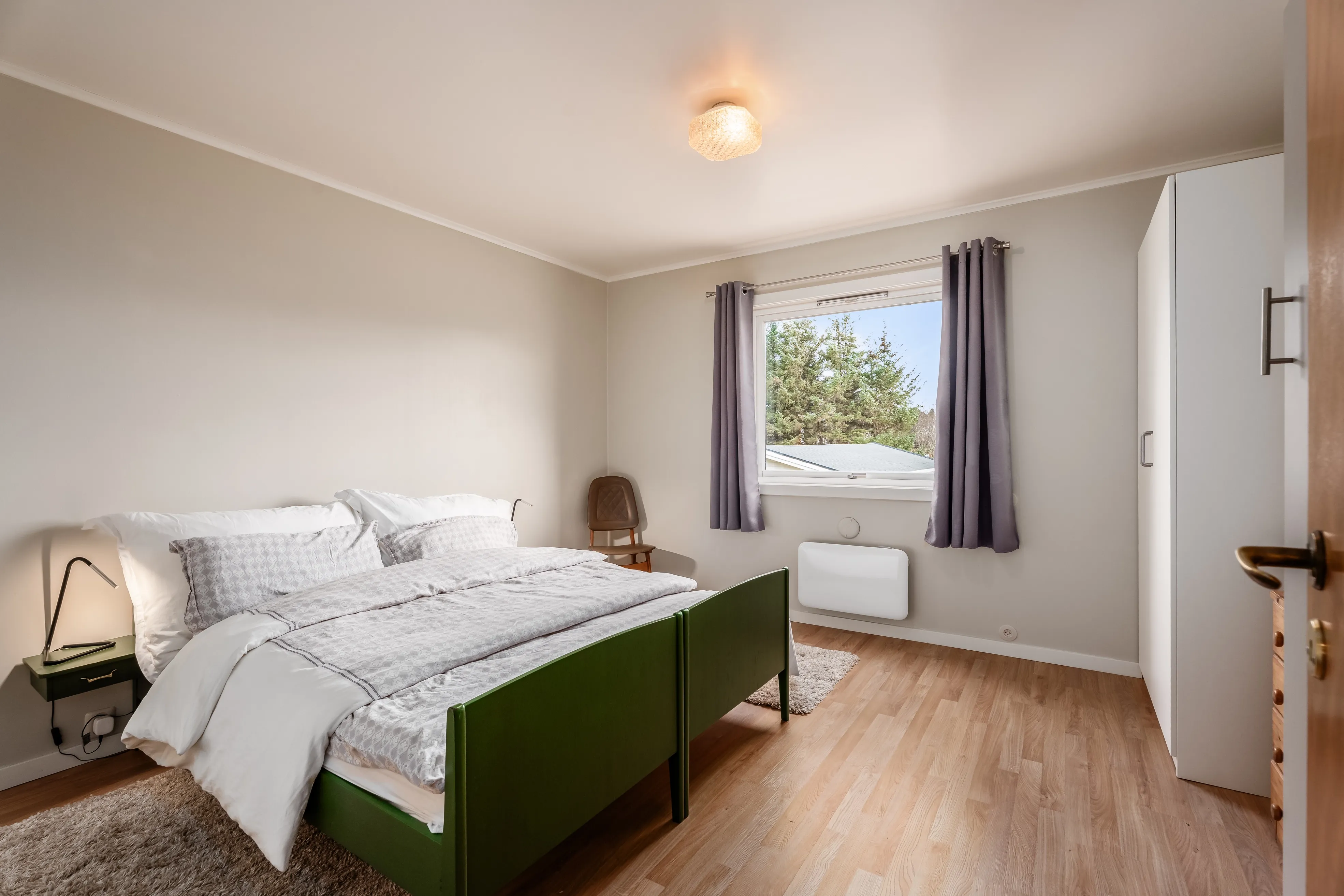 1960s Spacious 5-Bedroom House with Expansive Grounds in Fjørtoft, Norway - View image 18 of 51