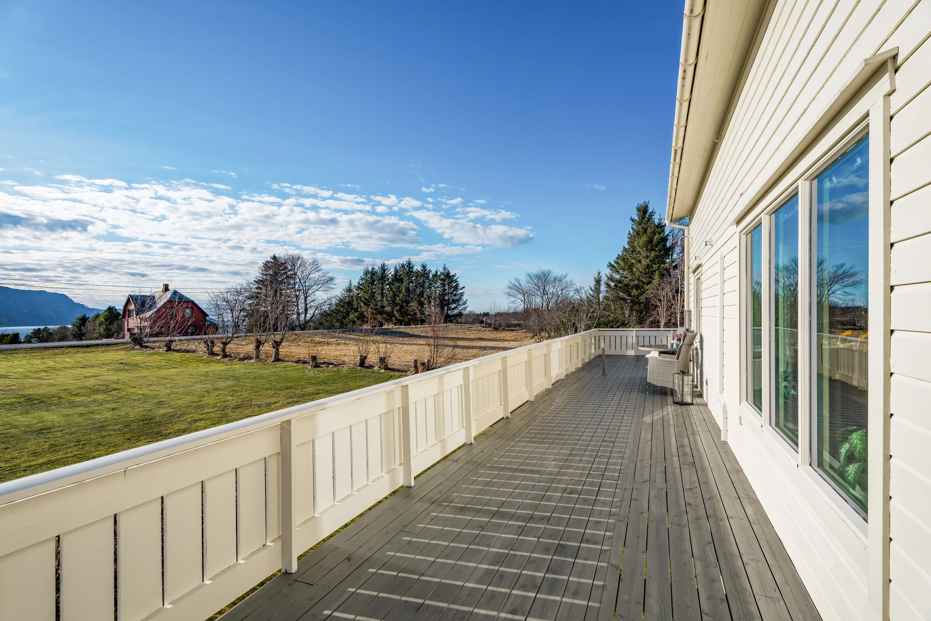 1960s Spacious 5-Bedroom House with Expansive Grounds in Fjørtoft, Norway - View image 30 of 51