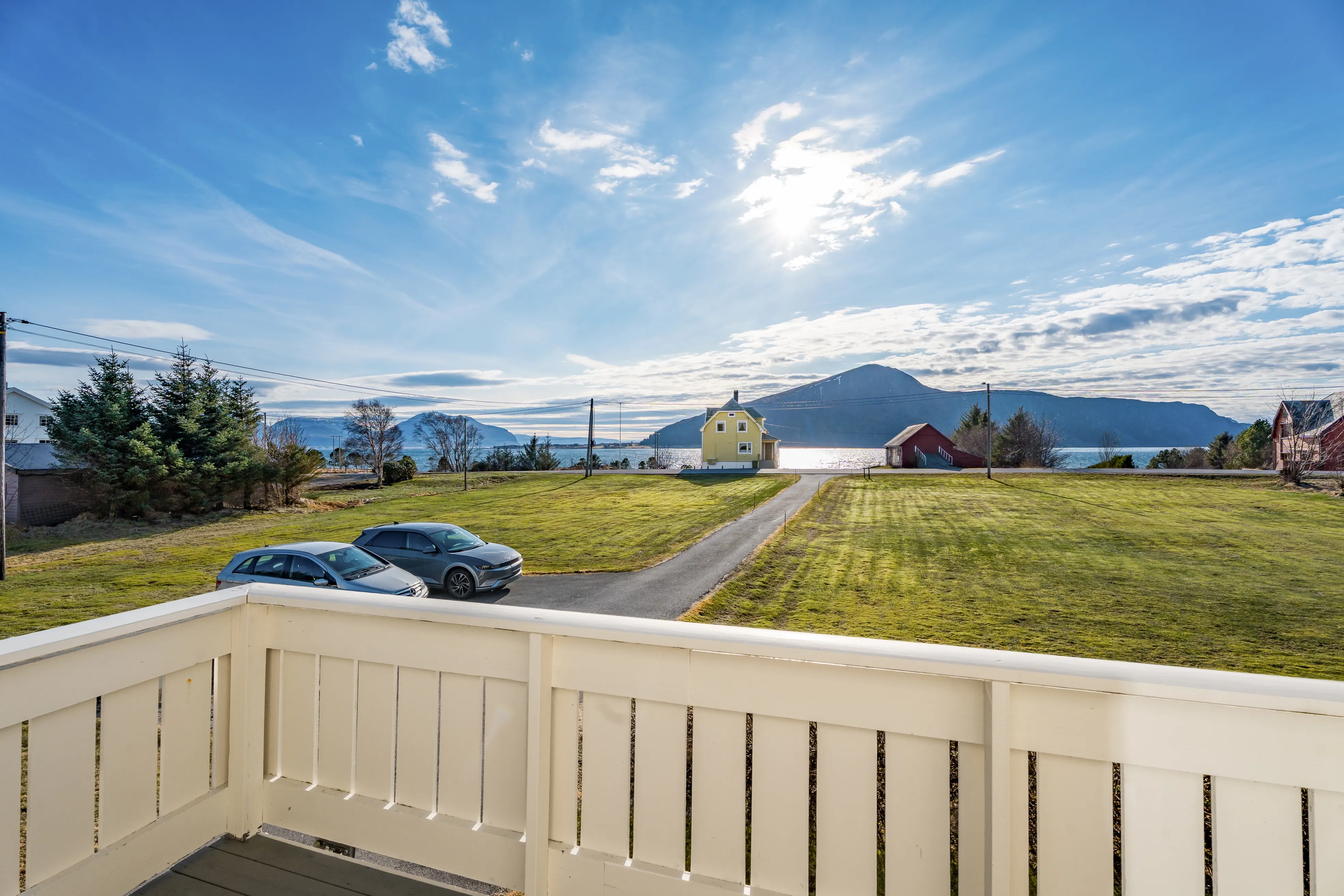 1960s Spacious 5-Bedroom House with Expansive Grounds in Fjørtoft, Norway - View image 31 of 51