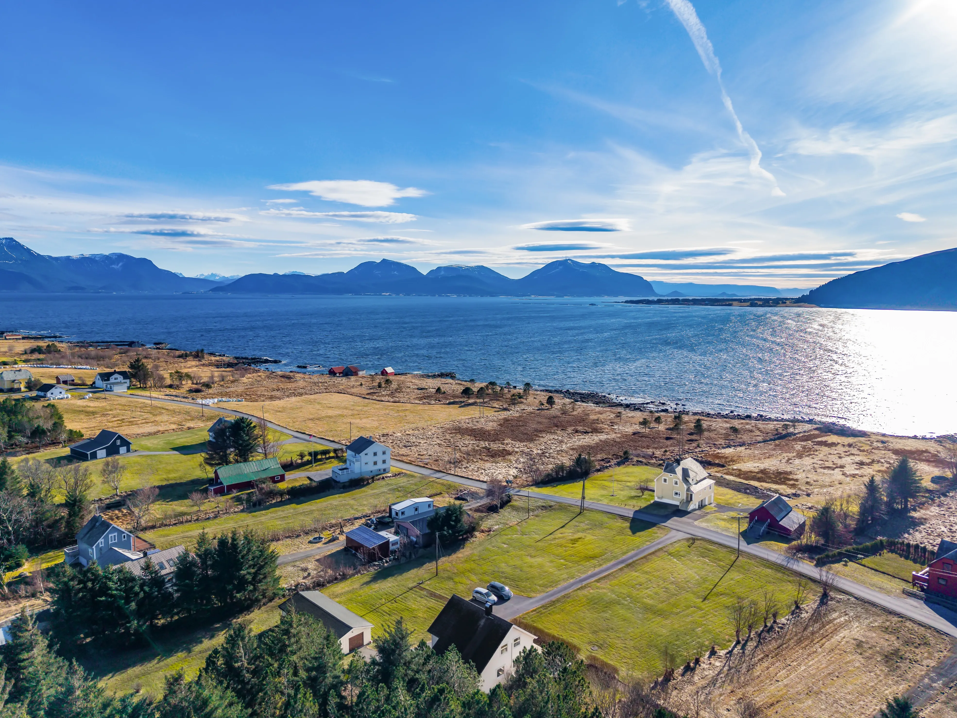 1960s Spacious 5-Bedroom House with Expansive Grounds in Fjørtoft, Norway - View image 48 of 51