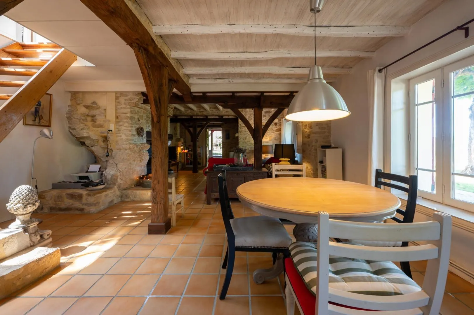 Expansive 4-Bedroom Villa with Infinity Pool and Garden near Dordogne - View image 15 of 32