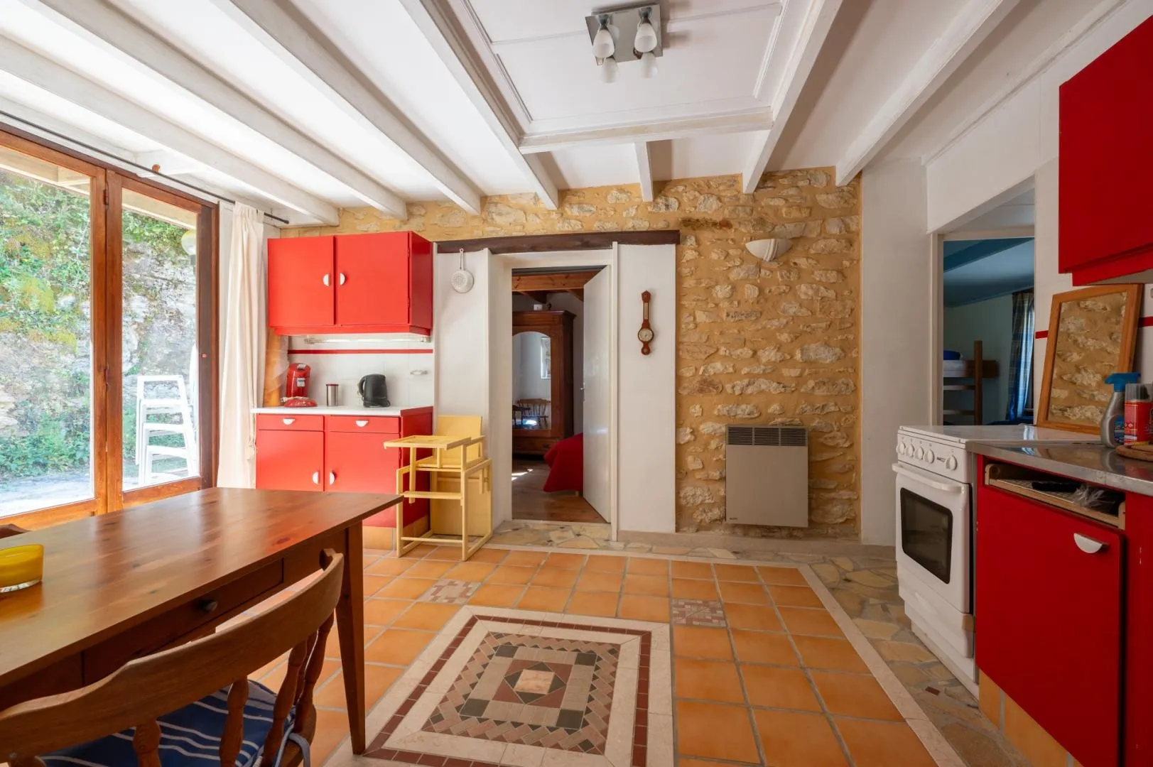 Expansive 4-Bedroom Villa with Infinity Pool and Garden near Dordogne - View image 21 of 32