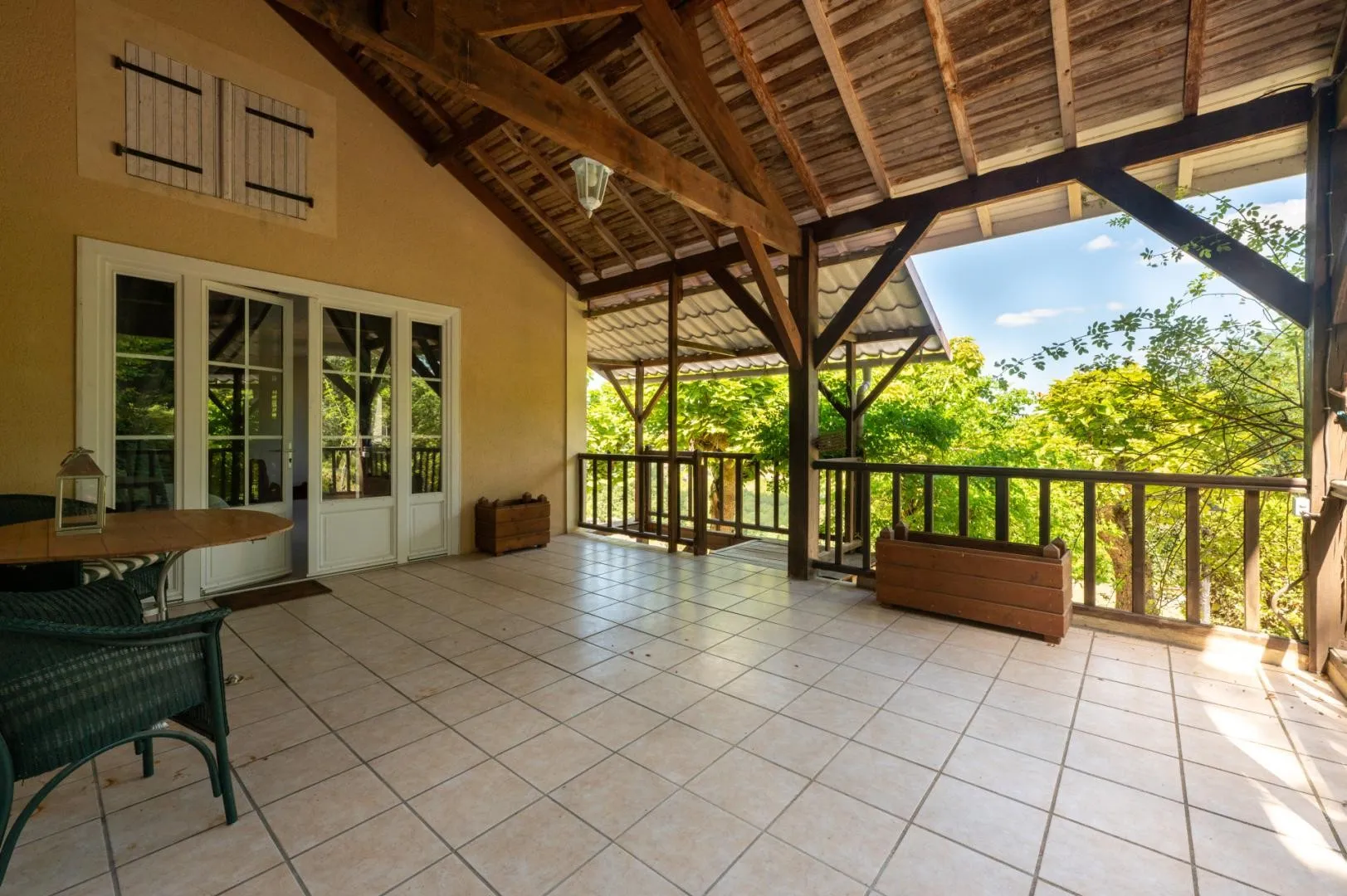 Expansive 4-Bedroom Villa with Infinity Pool and Garden near Dordogne - View image 29 of 32