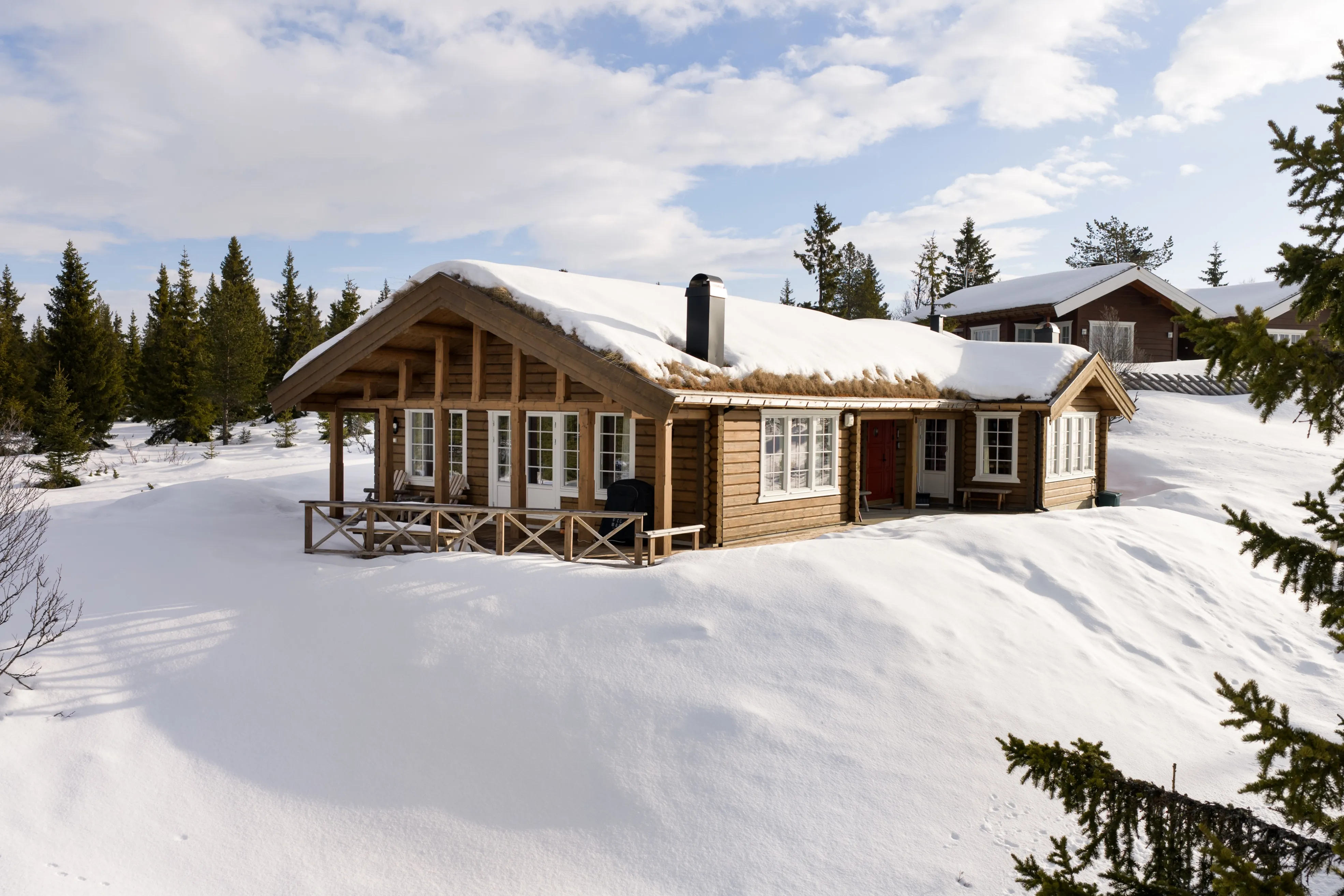 Modern 3-Bedroom Country House with Scenic Views in Gol, Norway - Image 2