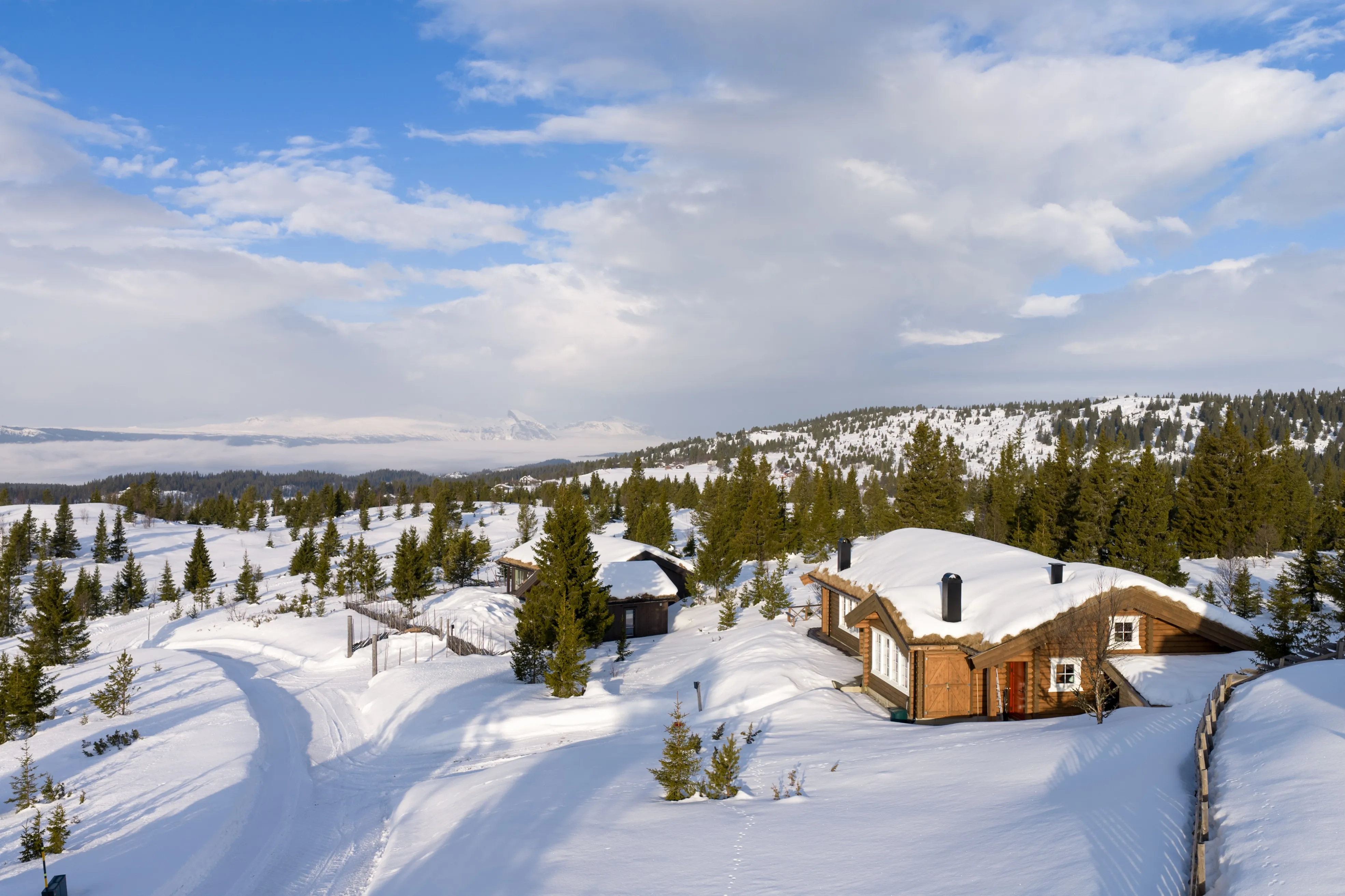 Modern 3-Bedroom Country House with Scenic Views in Gol, Norway - Image 3
