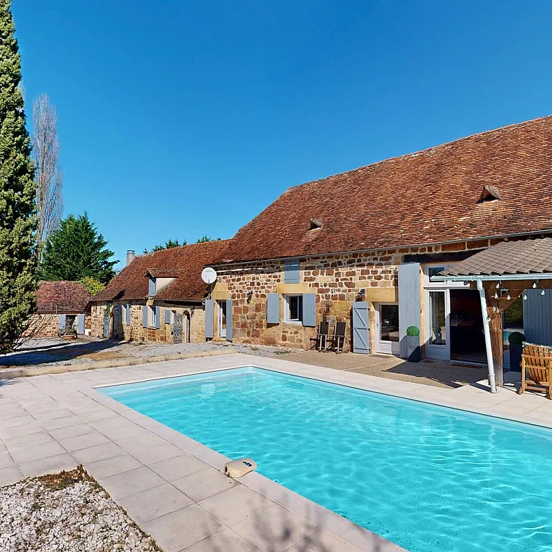 Spacious 4-Bedroom House with Pool and Guest House in Hautefort, France