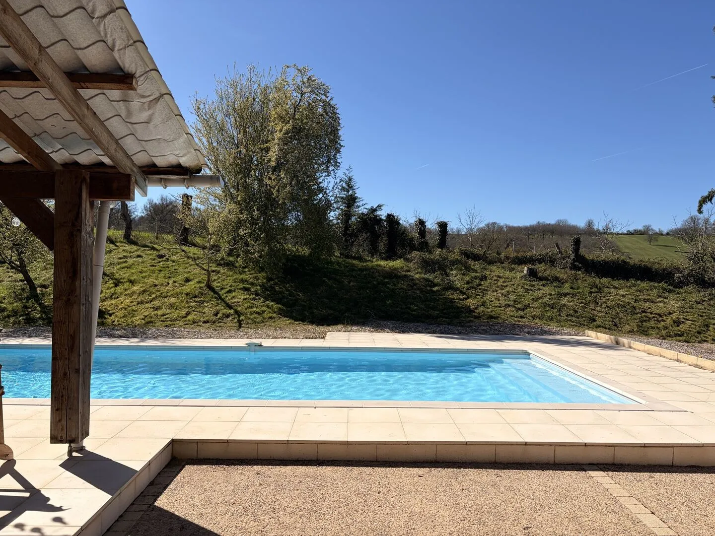 Spacious 4-Bedroom House with Pool and Guest House in Hautefort, France - Image 3