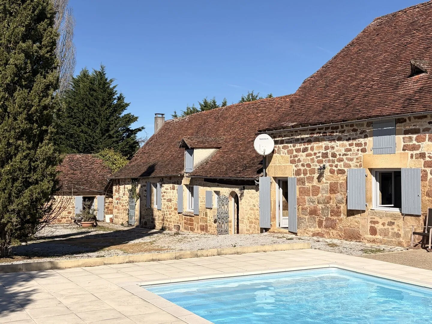 Spacious 4-Bedroom House with Pool and Guest House in Hautefort, France - View image 7 of 48