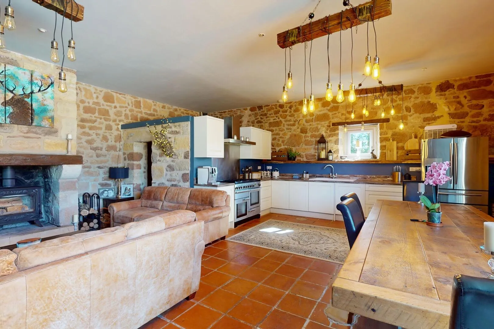 Spacious 4-Bedroom House with Pool and Guest House in Hautefort, France - View image 10 of 48