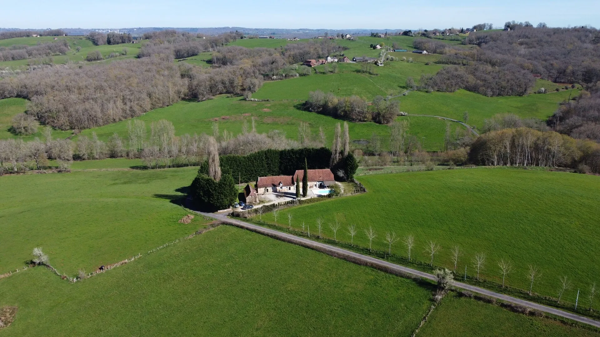 Spacious 4-Bedroom House with Pool and Guest House in Hautefort, France - View image 36 of 48