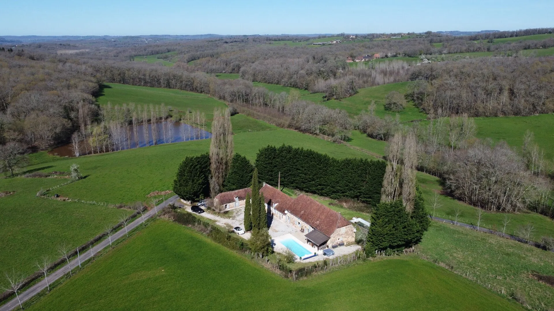 Spacious 4-Bedroom House with Pool and Guest House in Hautefort, France - View image 37 of 48