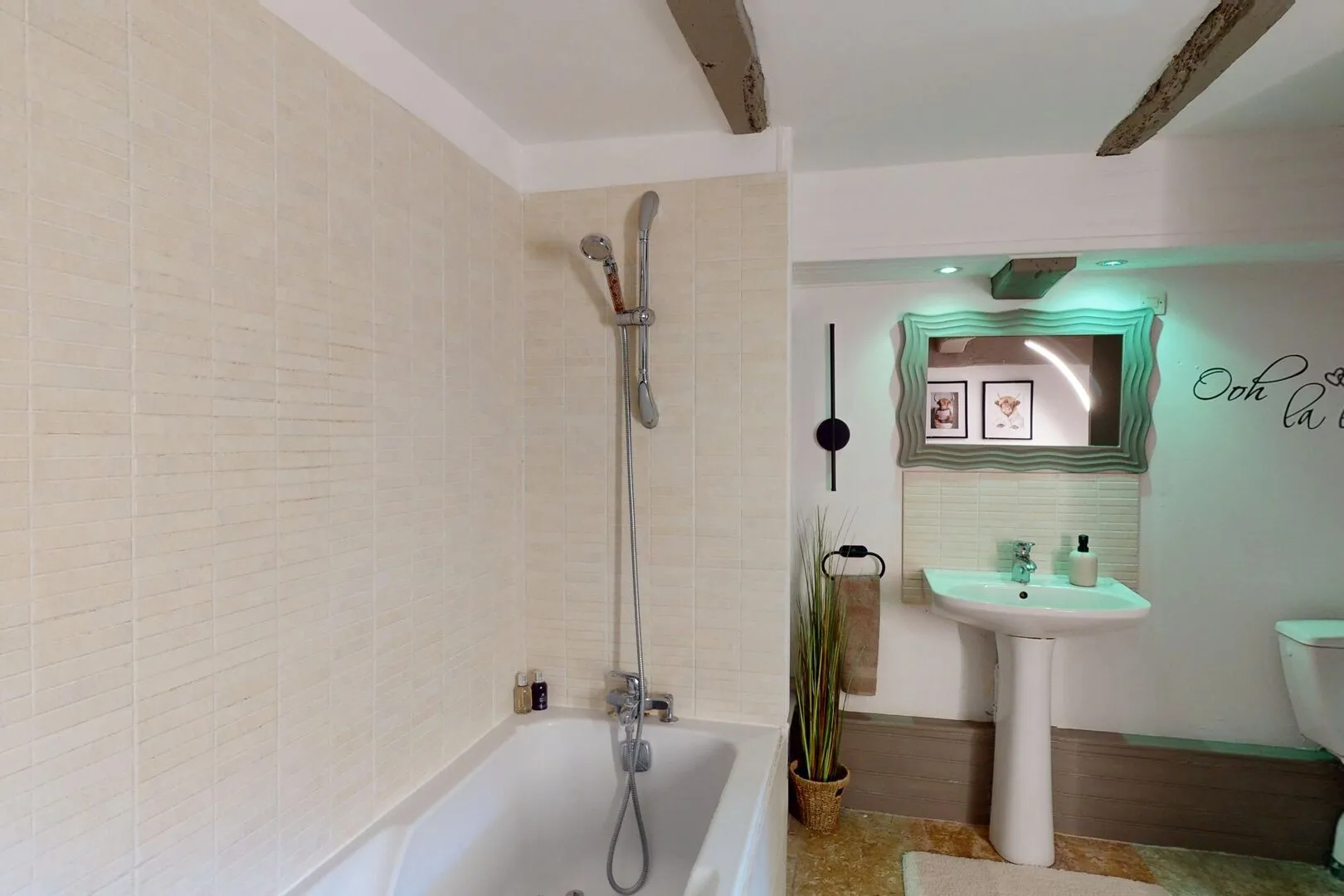 Spacious 4-Bedroom House with Pool and Guest House in Hautefort, France - View image 38 of 48