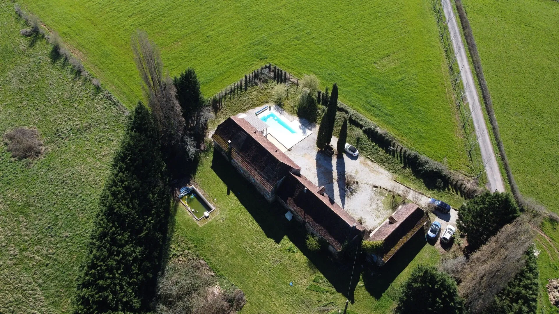 Spacious 4-Bedroom House with Pool and Guest House in Hautefort, France - View image 42 of 48