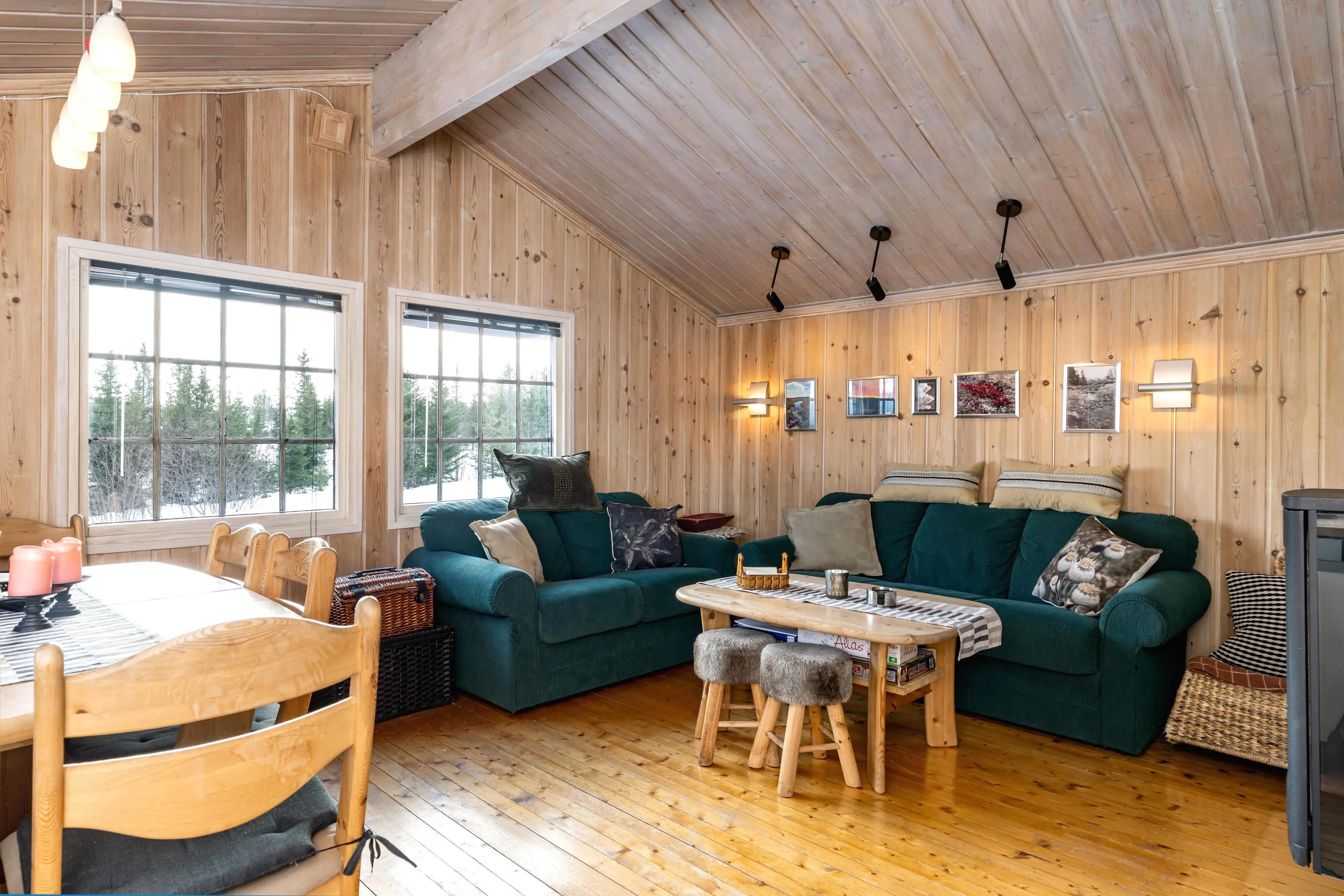 1970s Ski-In/Ski-Out Cabin in Gol with Terrace and Parking - View image 13 of 29