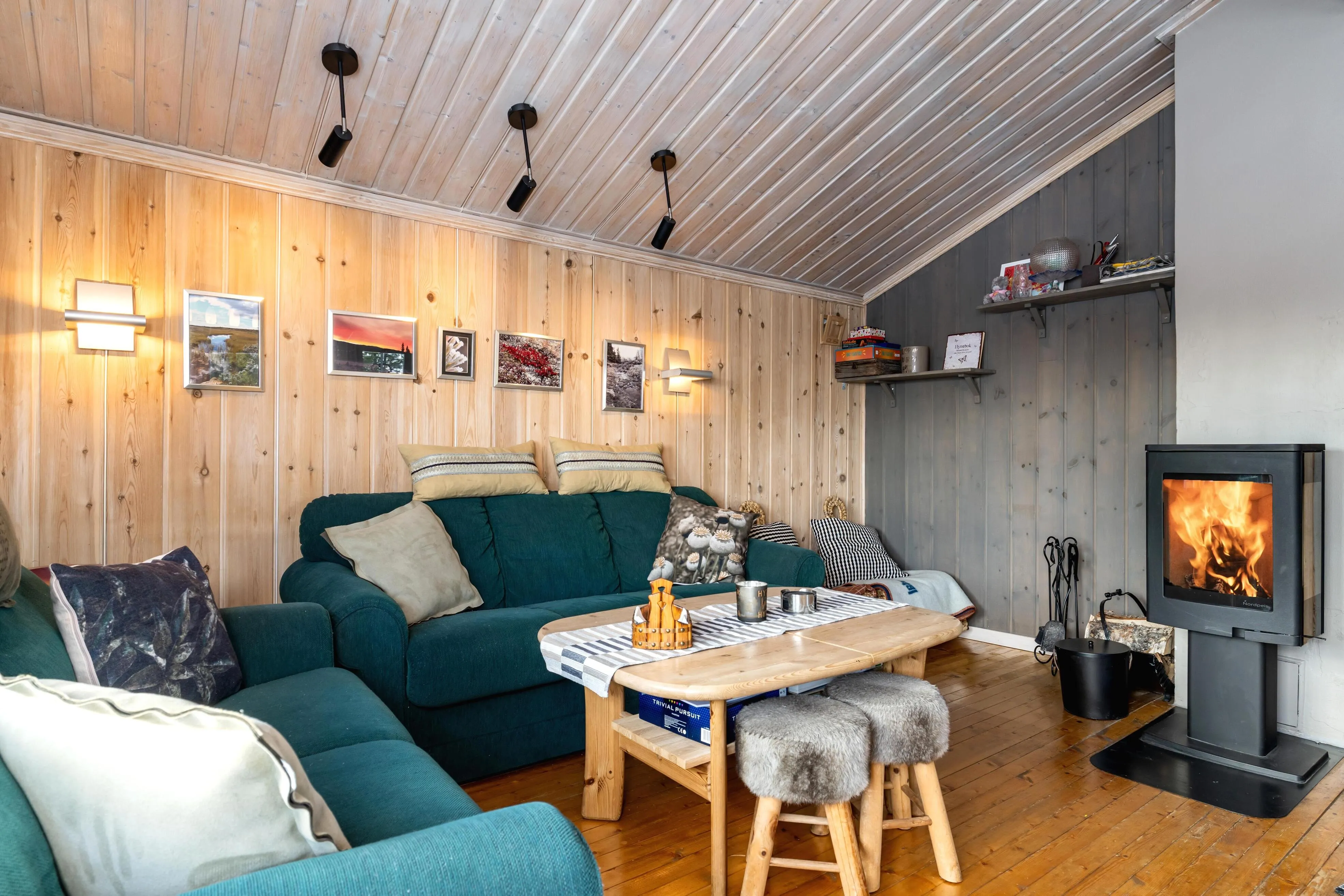 1970s Ski-In/Ski-Out Cabin in Gol with Terrace and Parking - View image 14 of 29