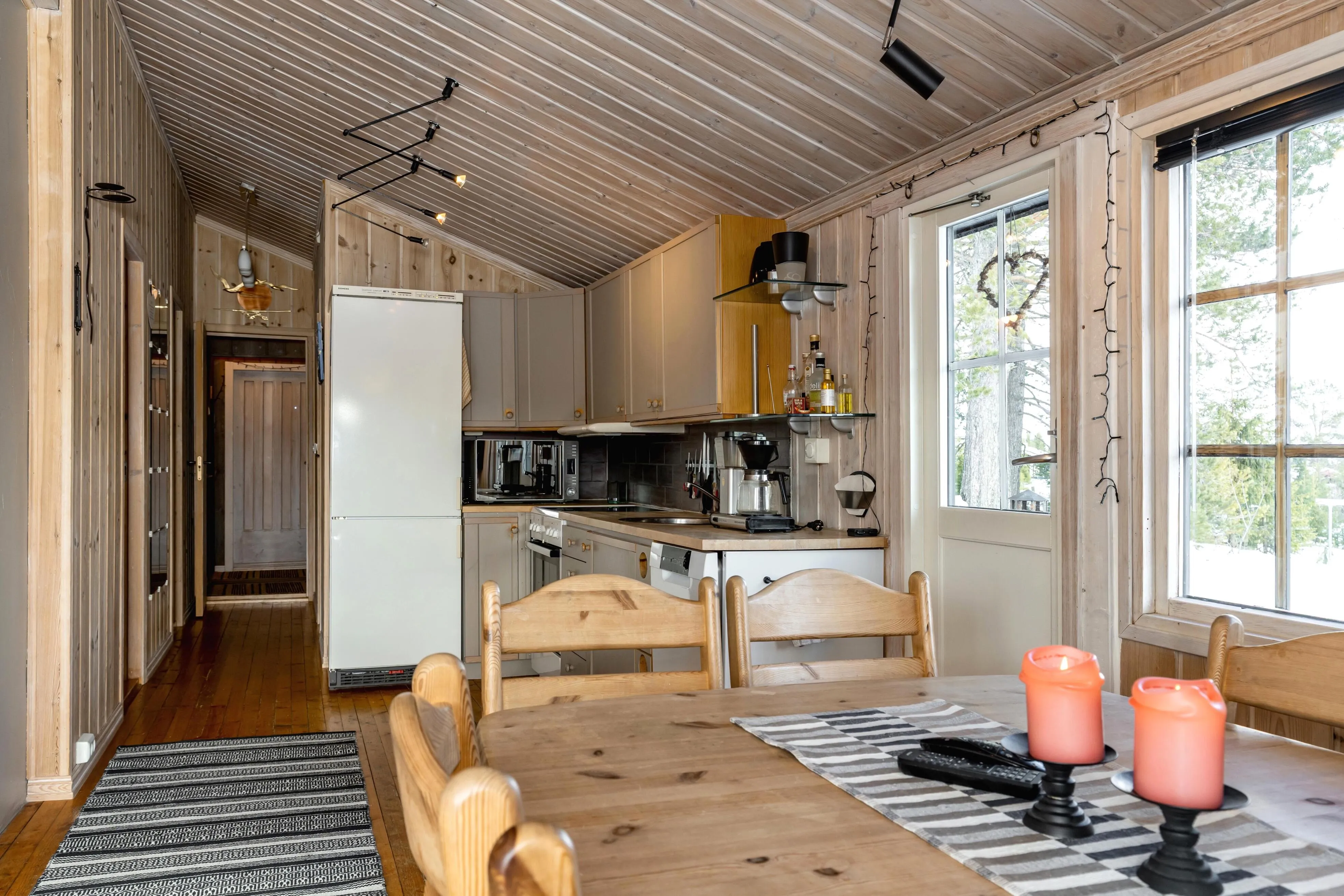 1970s Ski-In/Ski-Out Cabin in Gol with Terrace and Parking - View image 16 of 29