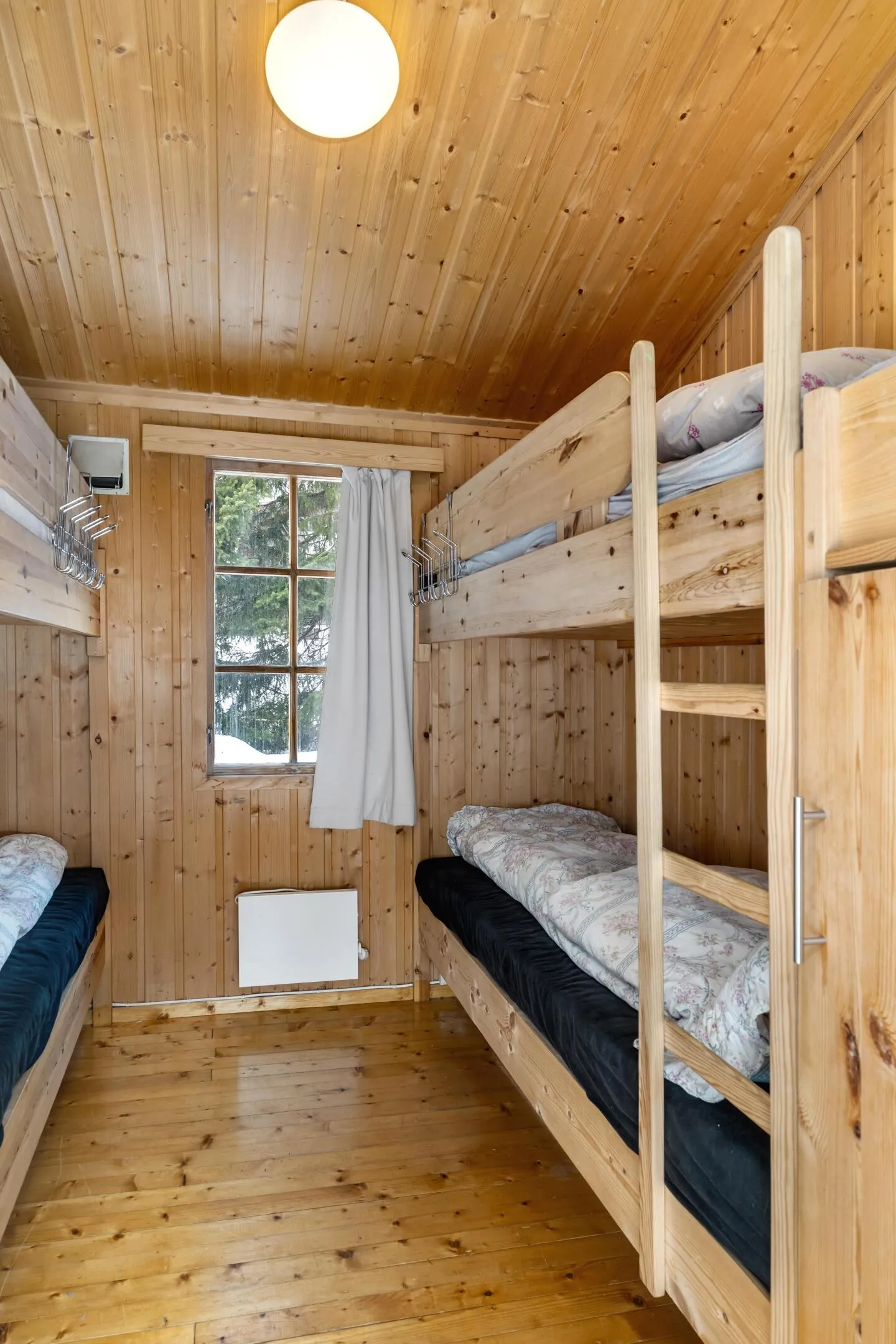 1970s Ski-In/Ski-Out Cabin in Gol with Terrace and Parking - View image 19 of 29