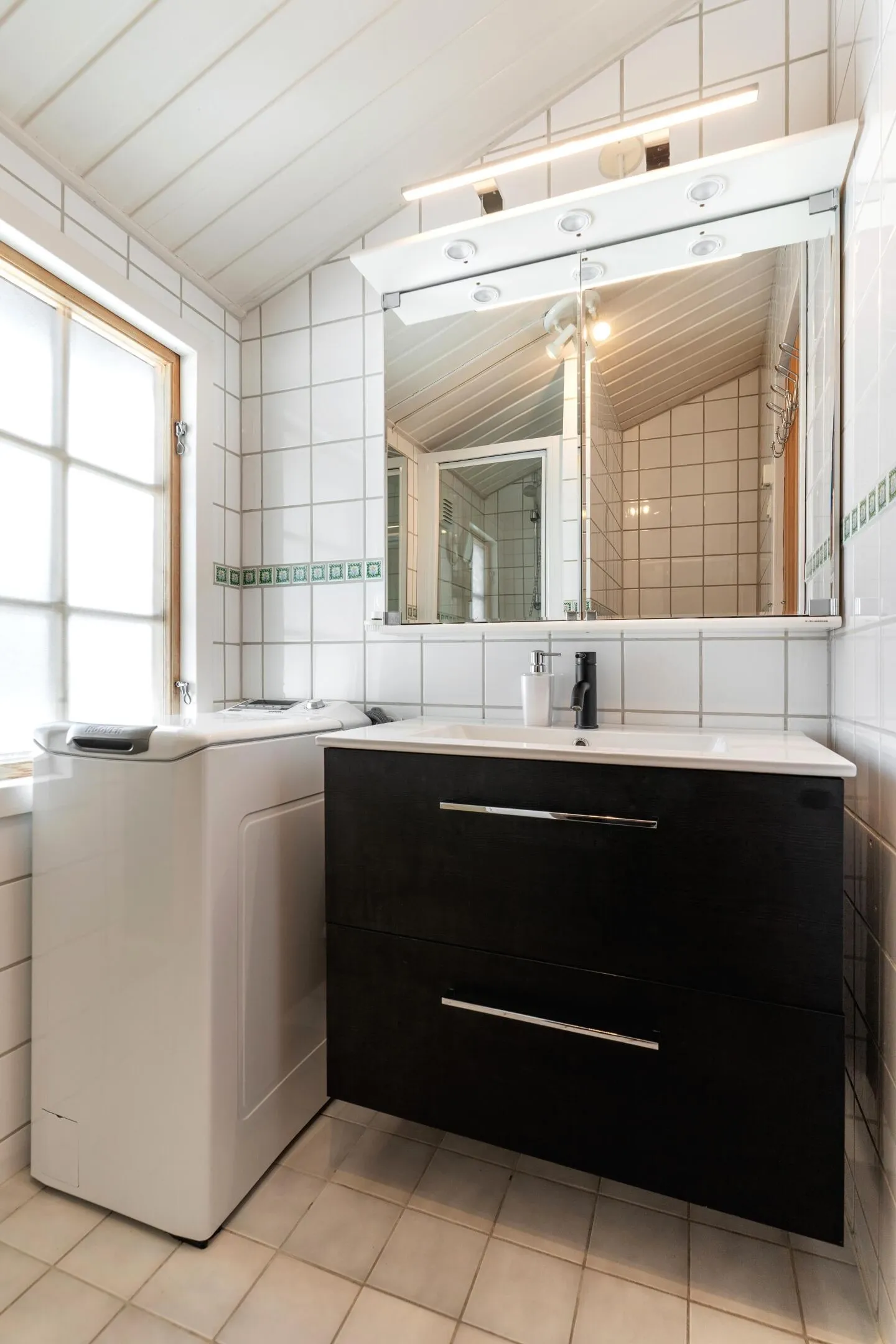 1970s Ski-In/Ski-Out Cabin in Gol with Terrace and Parking - View image 20 of 29